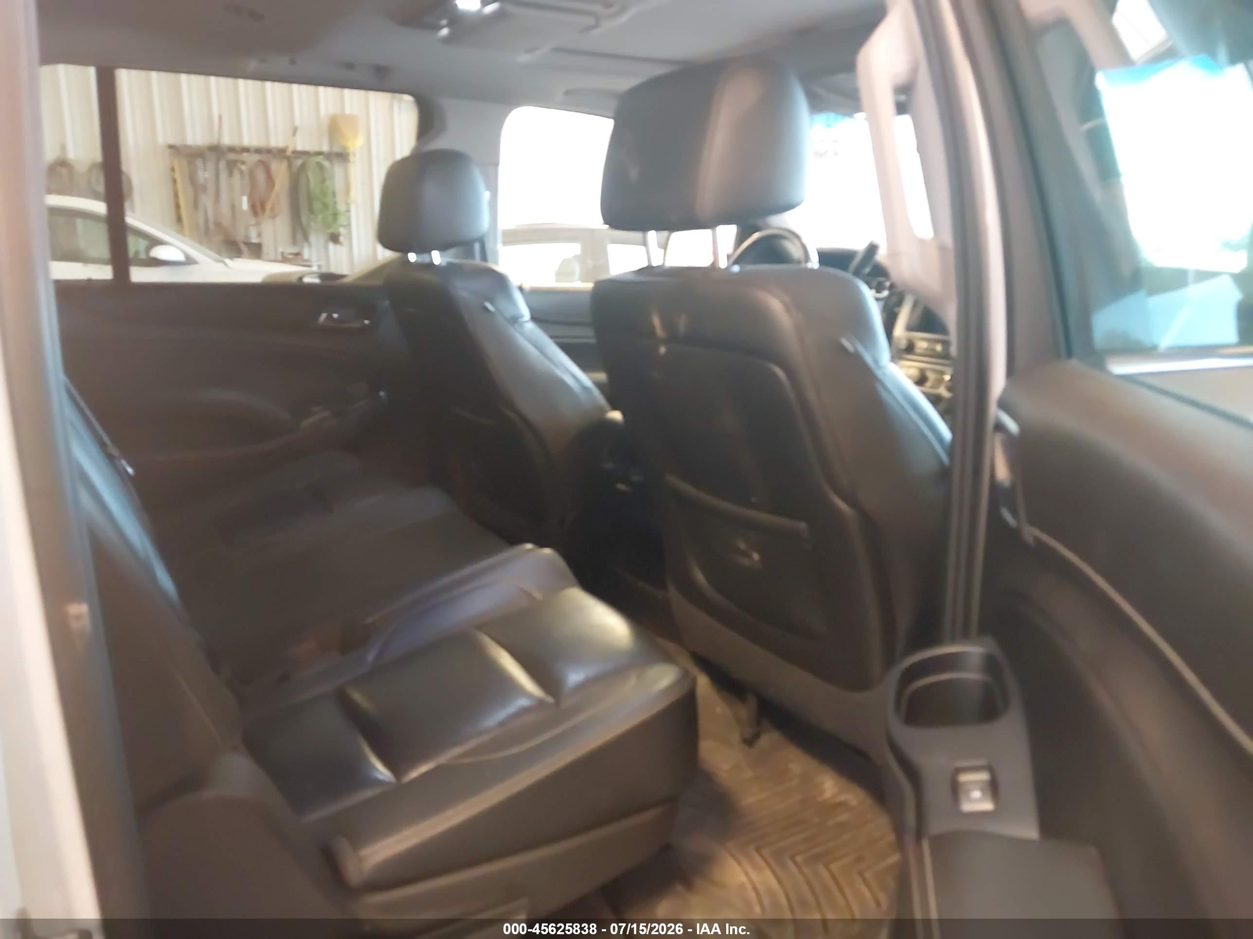2015 Gmc Yukon Xl 1500 Slt White vin: 1GKS2HKC9FR535409