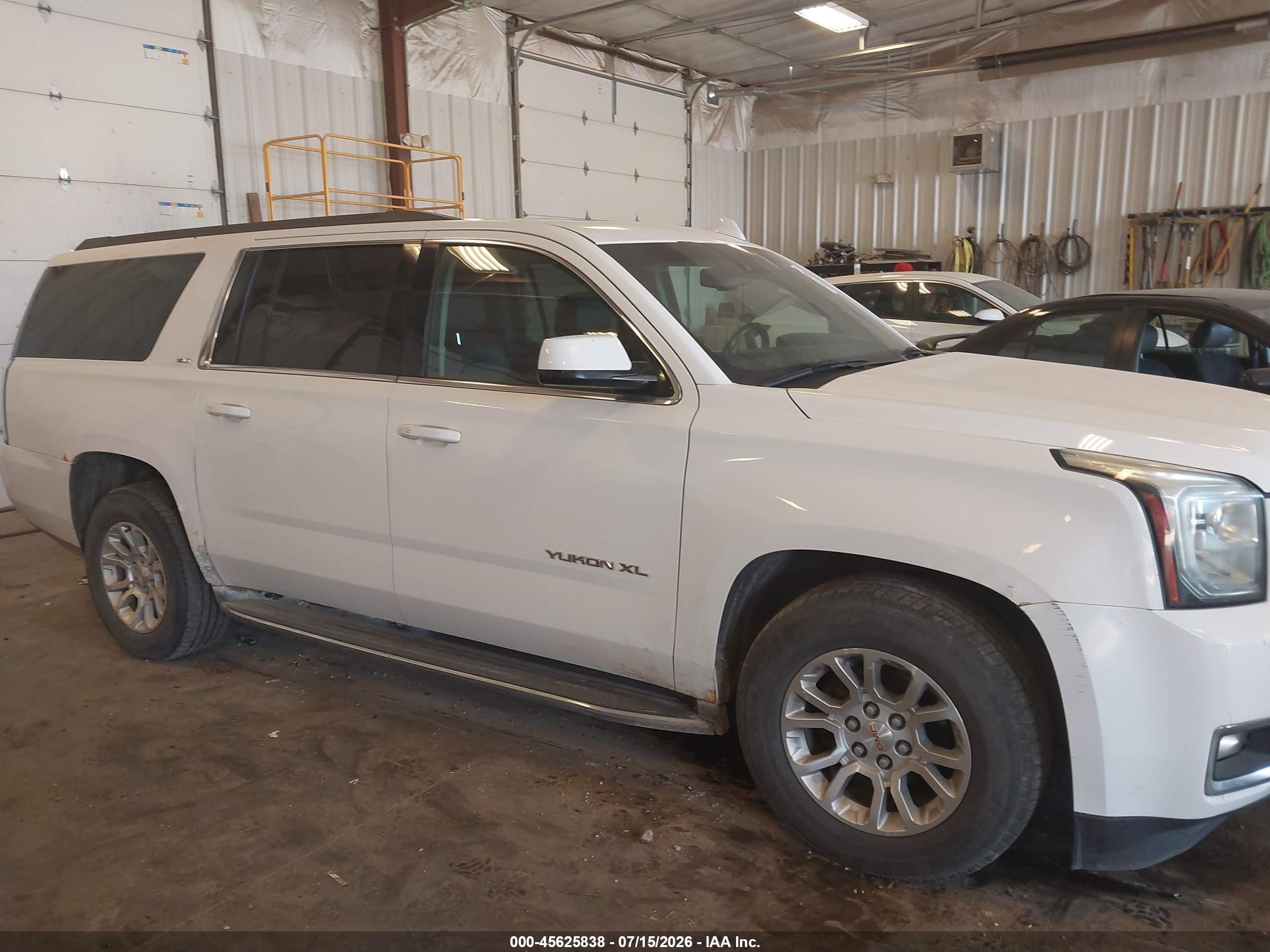 2015 Gmc Yukon Xl 1500 Slt White vin: 1GKS2HKC9FR535409