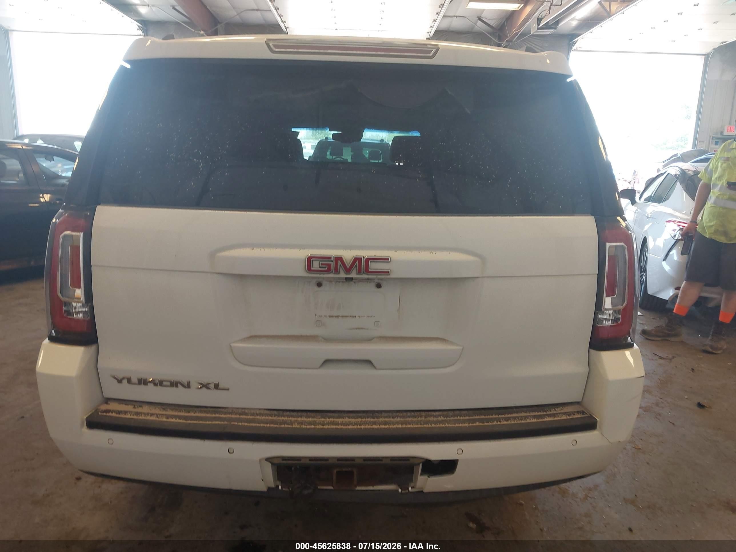 2015 Gmc Yukon Xl 1500 Slt White vin: 1GKS2HKC9FR535409