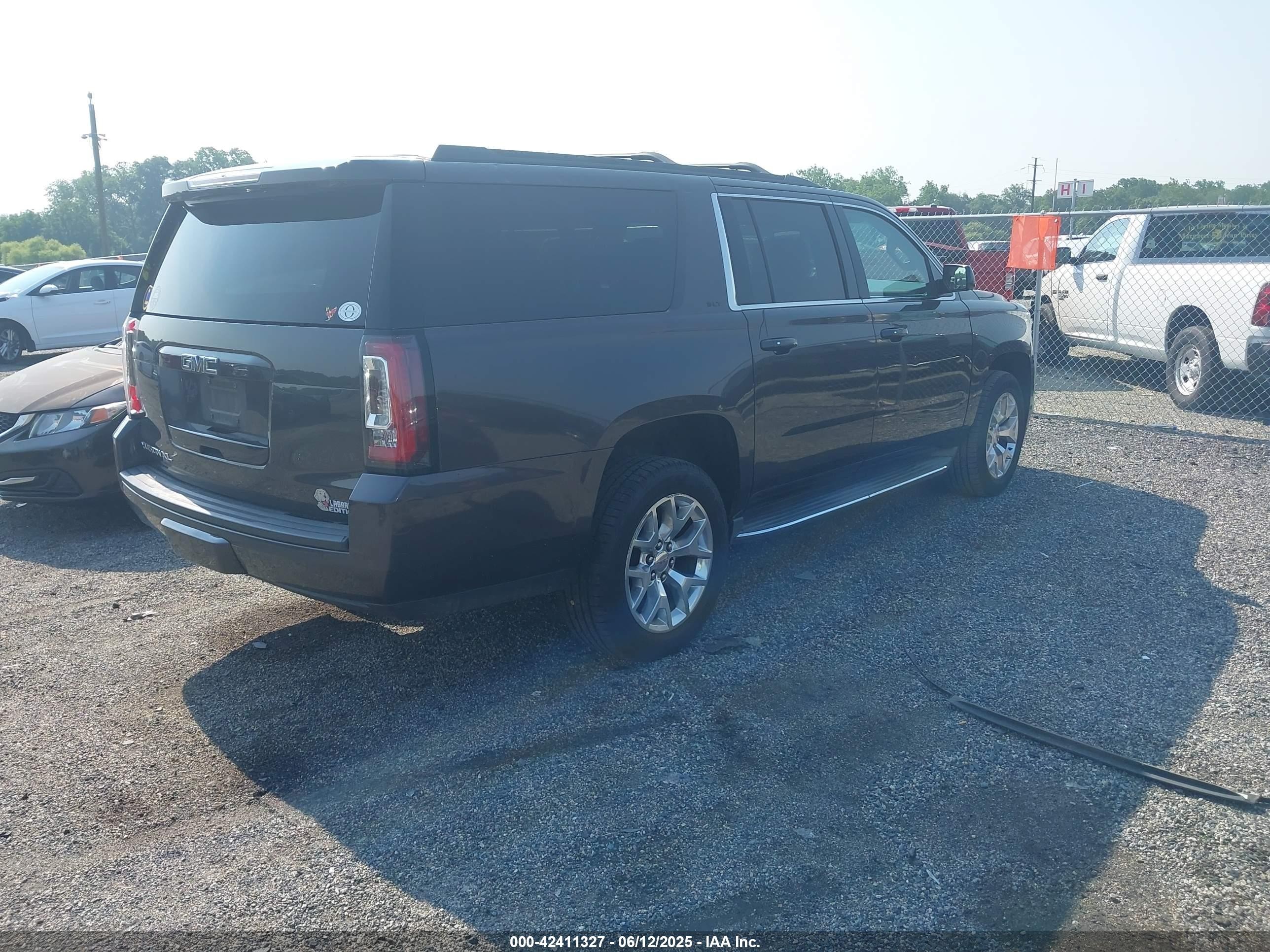 2015 Gmc Yukon Xl 1500 Slt Gray vin: 1GKS2HKCXFR573764