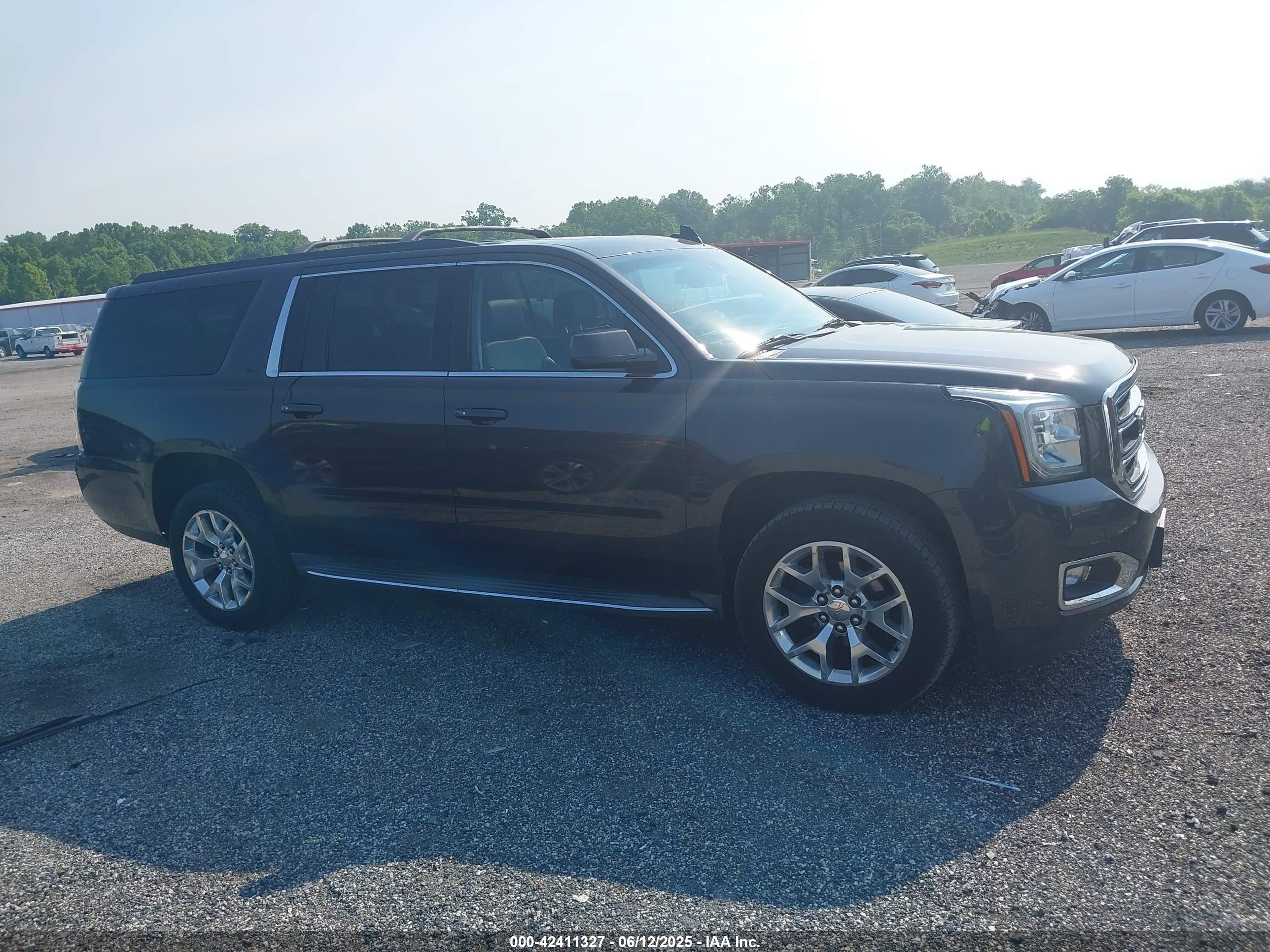 2015 Gmc Yukon Xl 1500 Slt Gray vin: 1GKS2HKCXFR573764