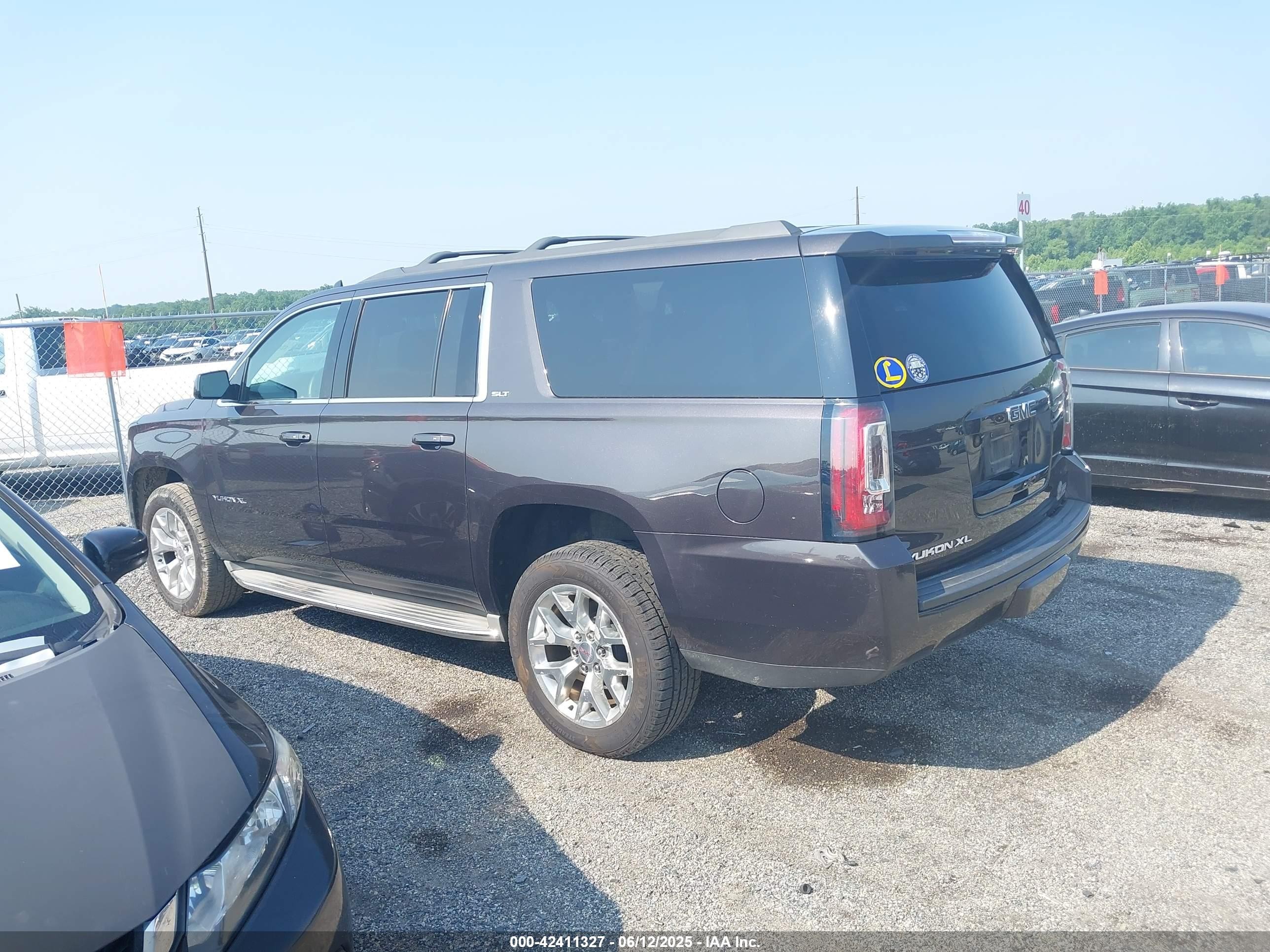 2015 Gmc Yukon Xl 1500 Slt Gray vin: 1GKS2HKCXFR573764