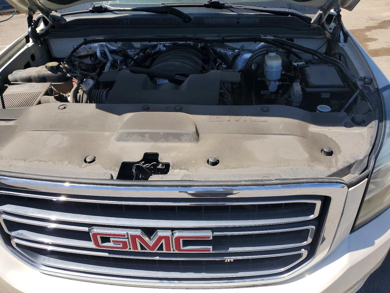 2015 Gmc Yukon Xl K1500 Slt White vin: 1GKS2HKCXFR576972