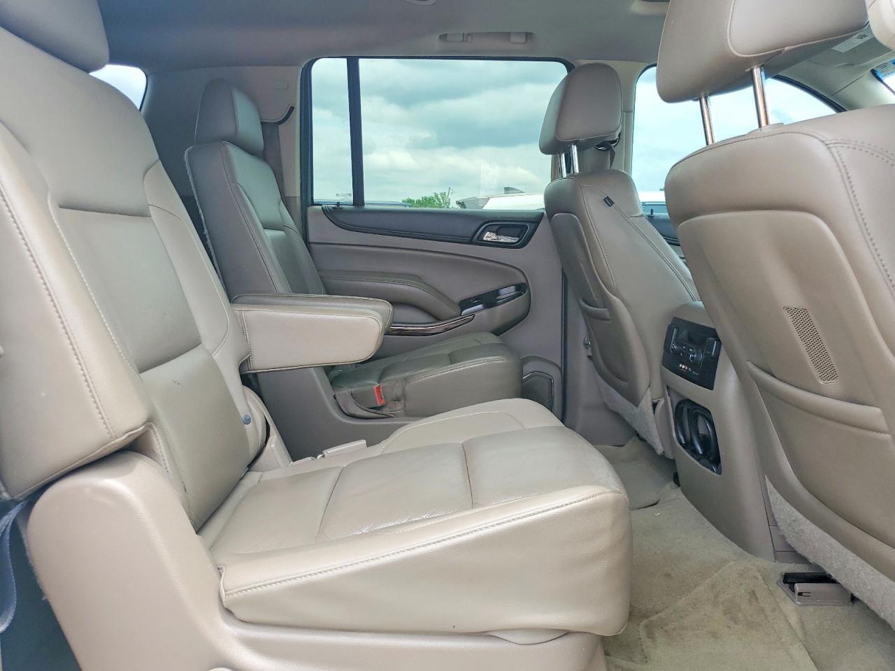 2015 Gmc Yukon Xl White vin: 1GKS2HKCXFR675291