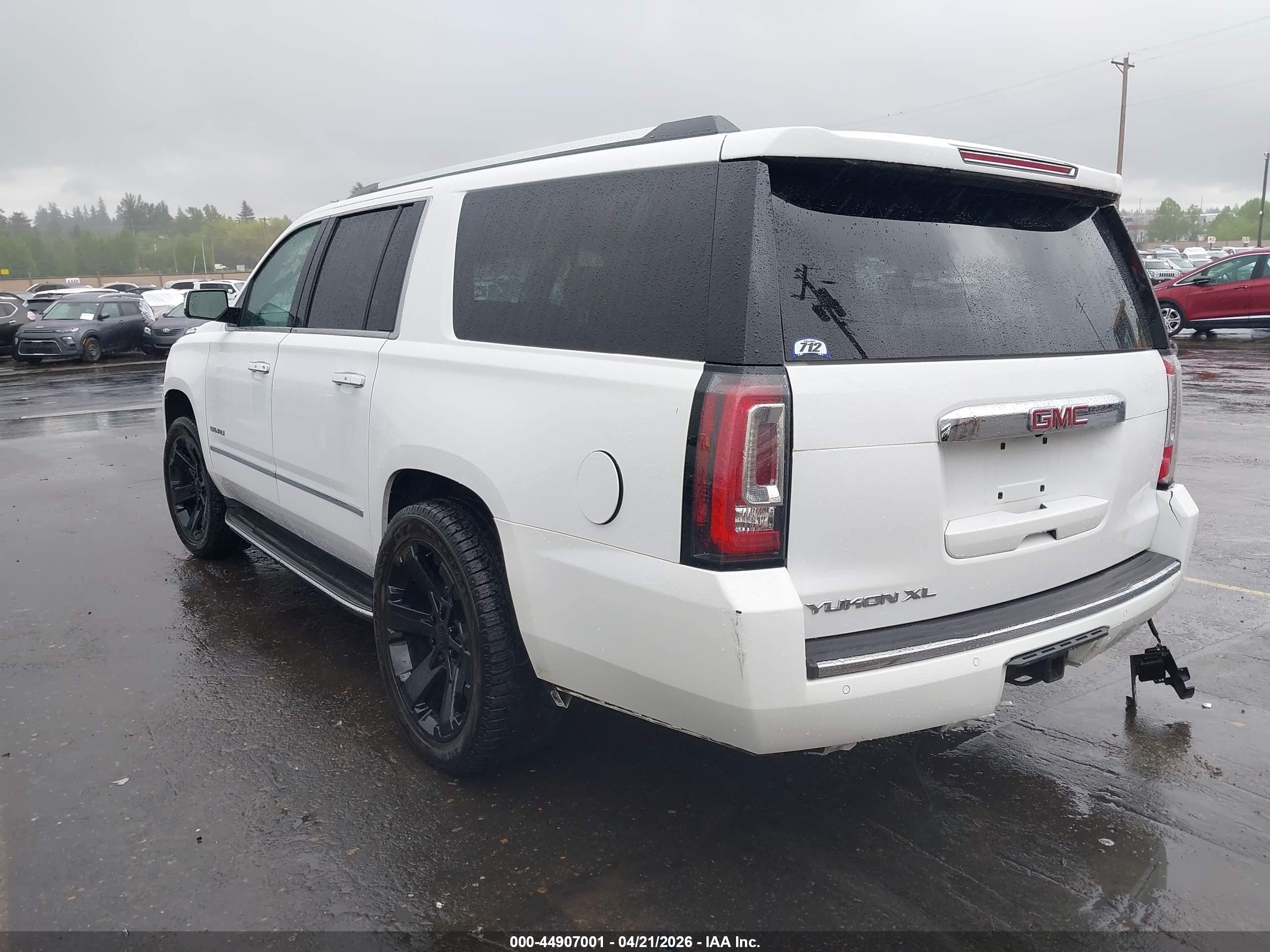 2018 Gmc Yukon Xl Denali White vin: 1GKS2HKJ2JR170451