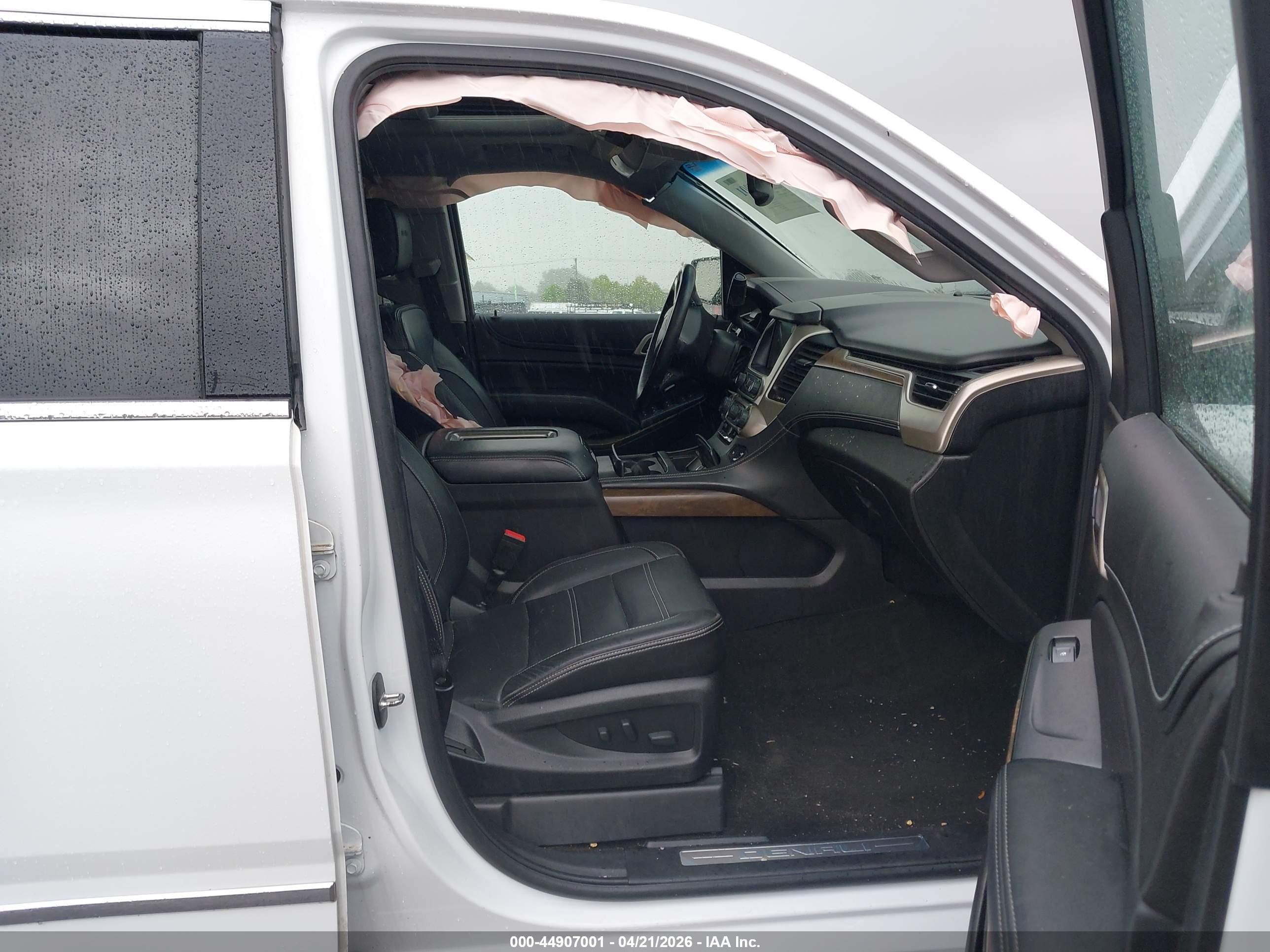 2018 Gmc Yukon Xl Denali White vin: 1GKS2HKJ2JR170451