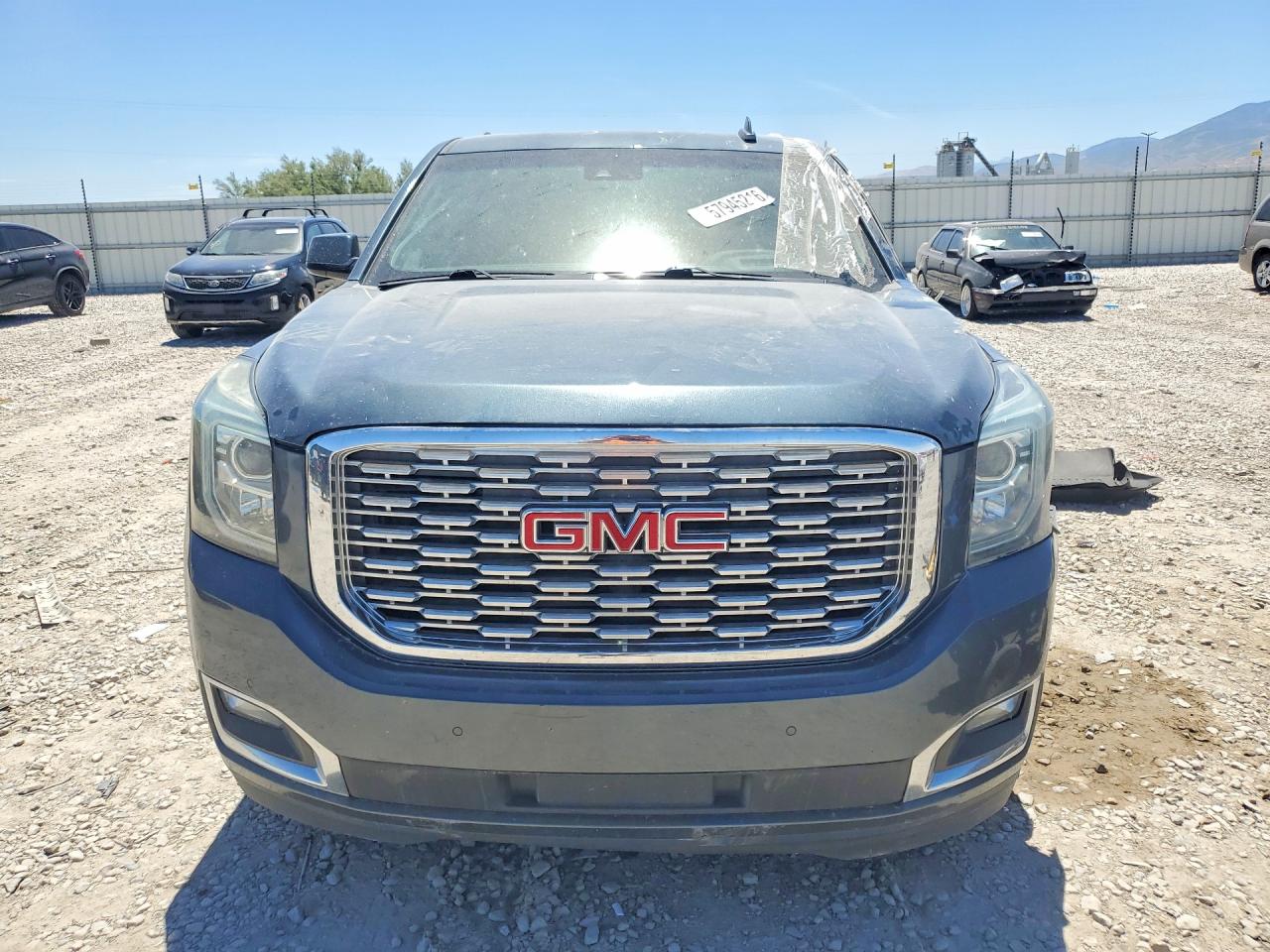 2019 Gmc Yukon Xl Denali Black vin: 1GKS2HKJ2KR131859
