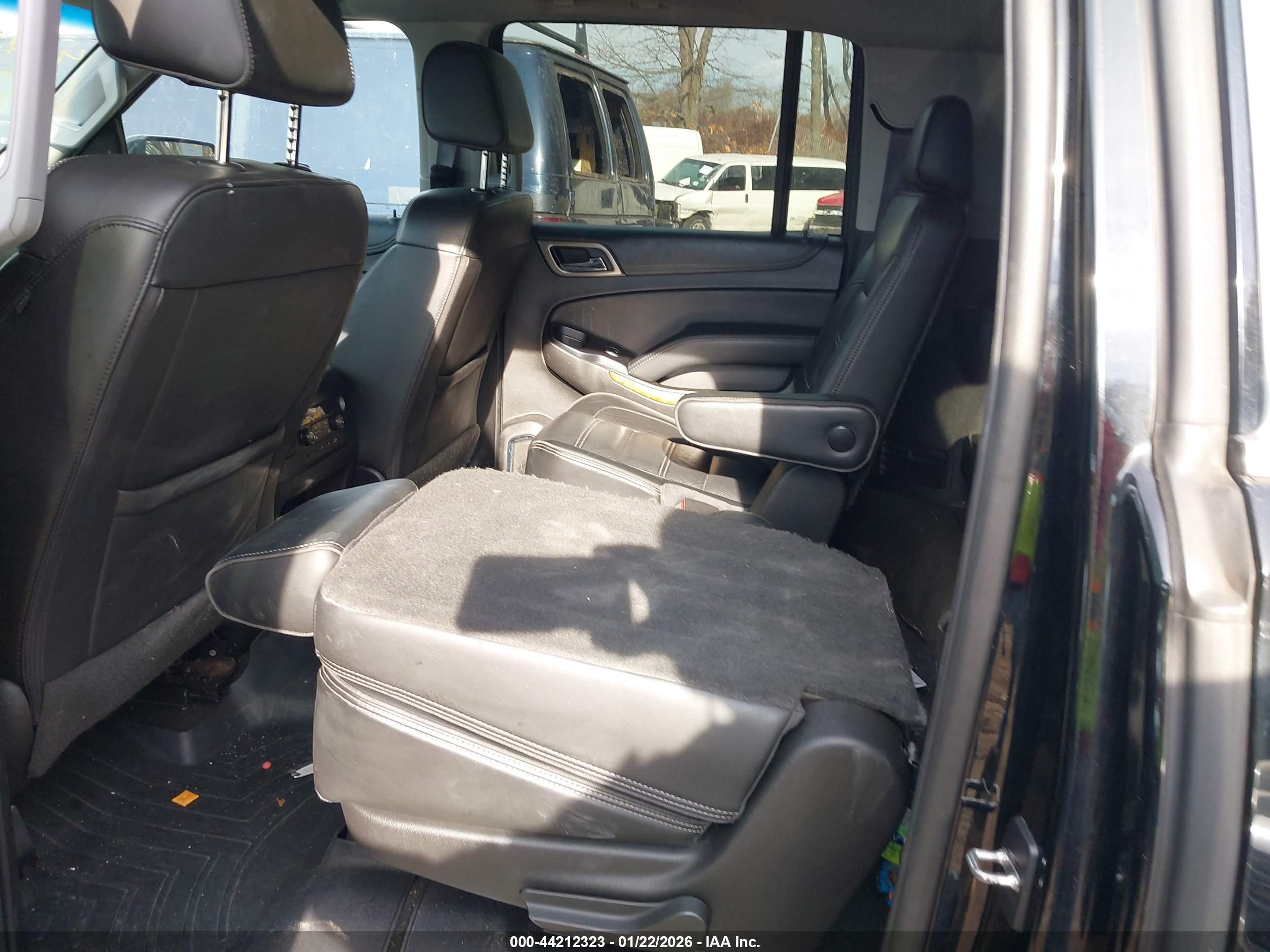 2017 Gmc Yukon Xl Denali Black vin: 1GKS2HKJ3HR199547
