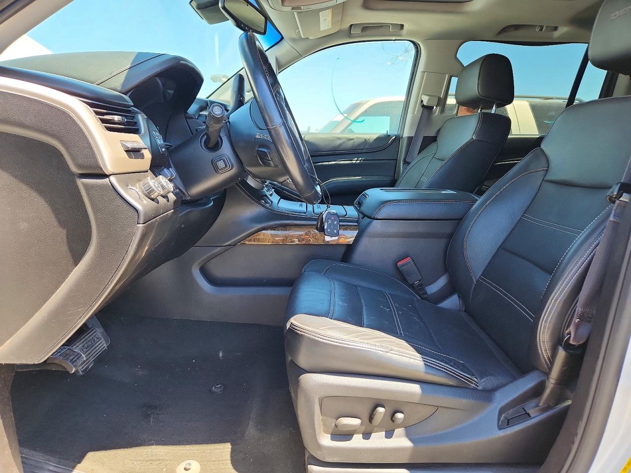 2016 Gmc Yukon Xl Denali White vin: 1GKS2HKJ6GR276118