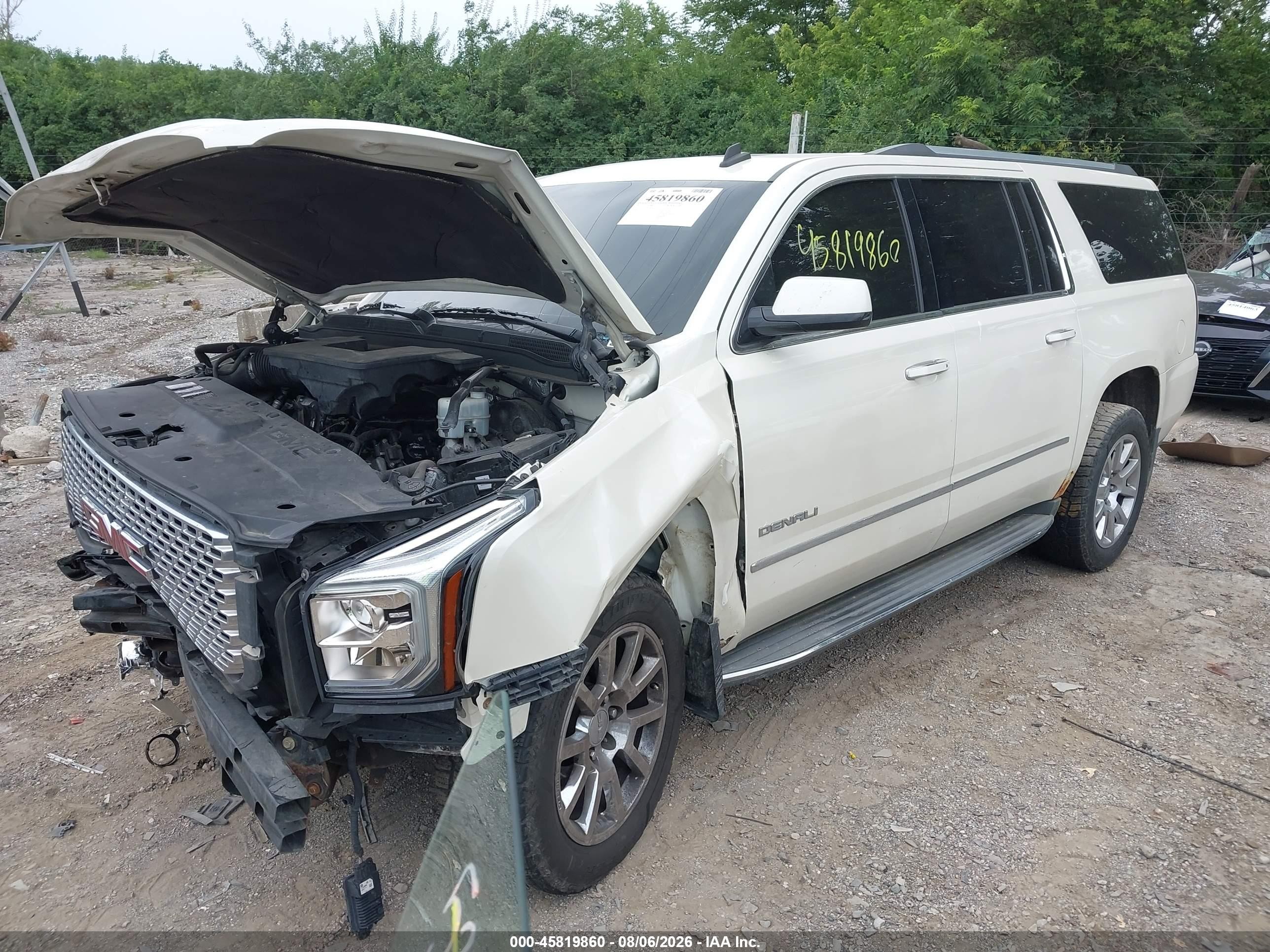 2015 Gmc Yukon Xl 1500 Denali White vin: 1GKS2JKJ0FR215210