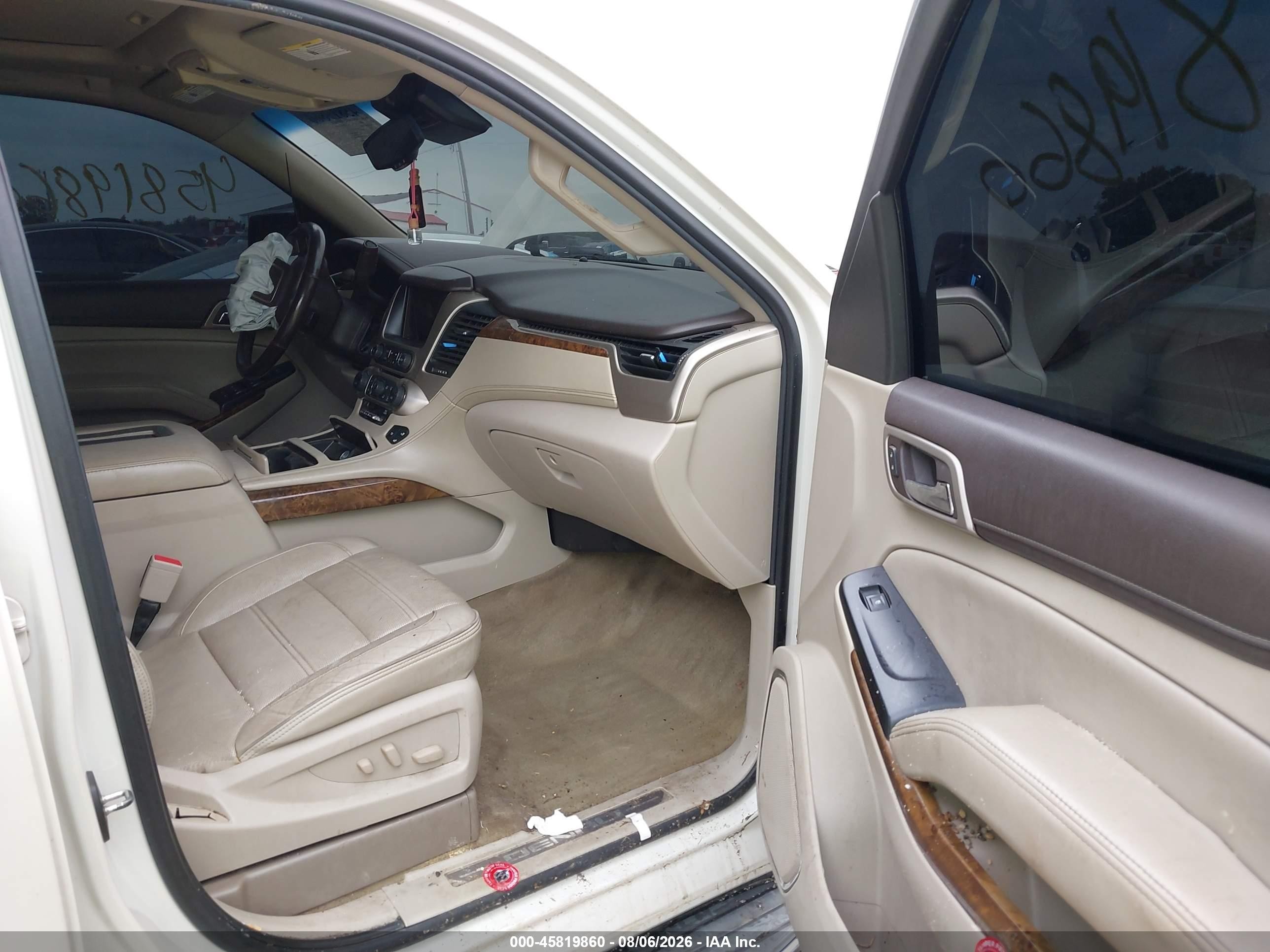 2015 Gmc Yukon Xl 1500 Denali White vin: 1GKS2JKJ0FR215210