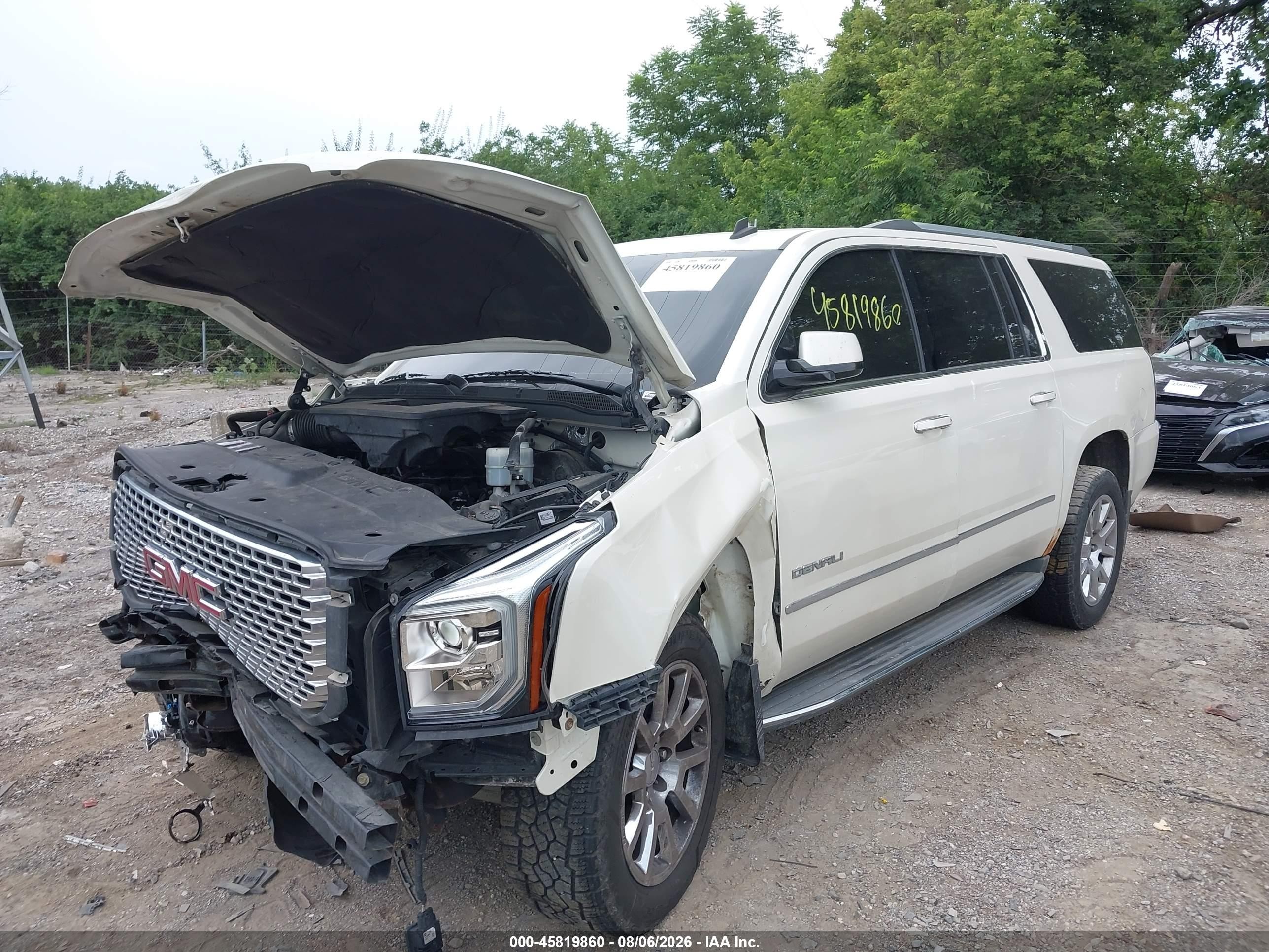 2015 Gmc Yukon Xl 1500 Denali White vin: 1GKS2JKJ0FR215210