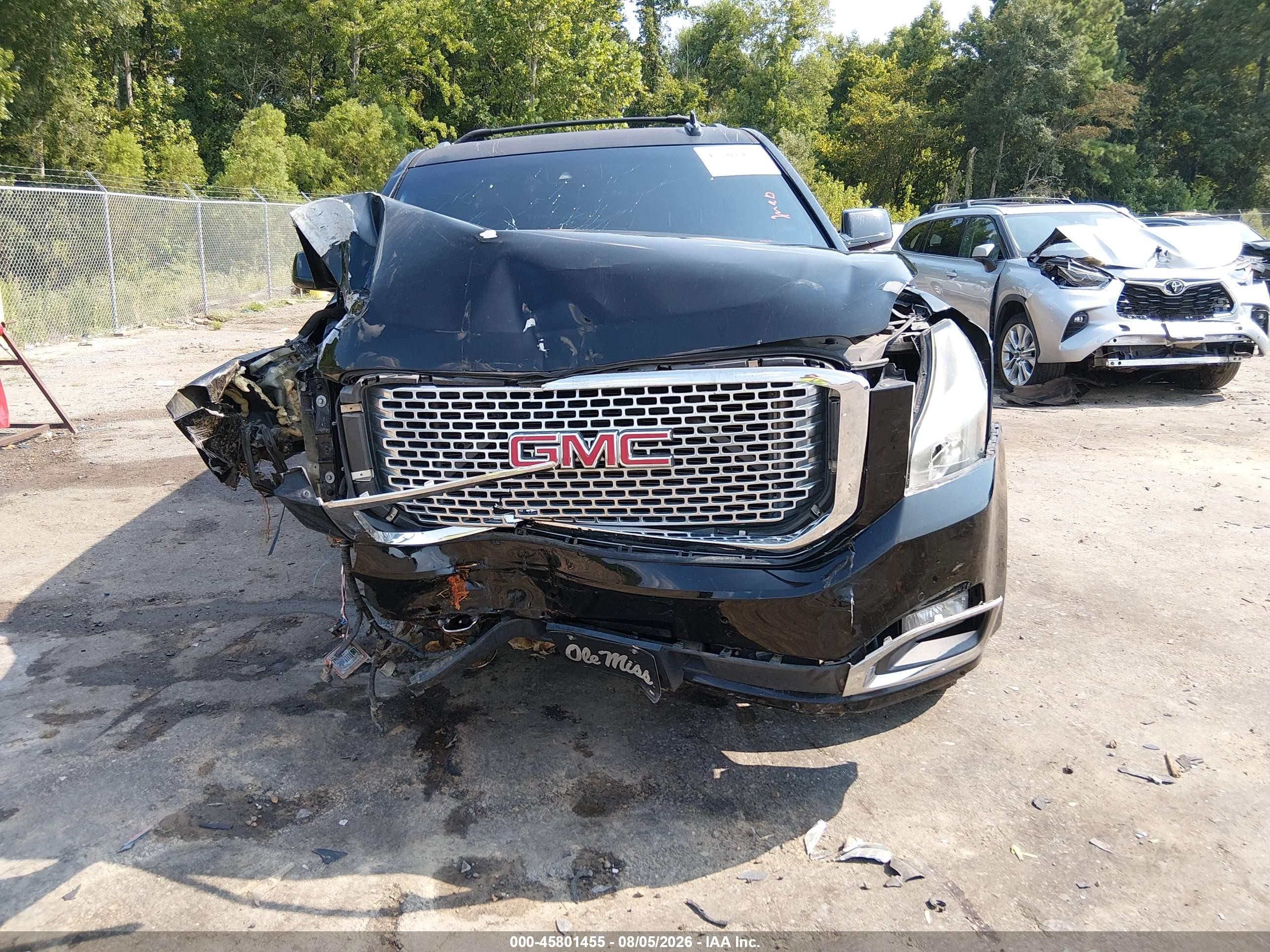 2015 Gmc Yukon Xl 1500 Denali Black vin: 1GKS2JKJ0FR587470