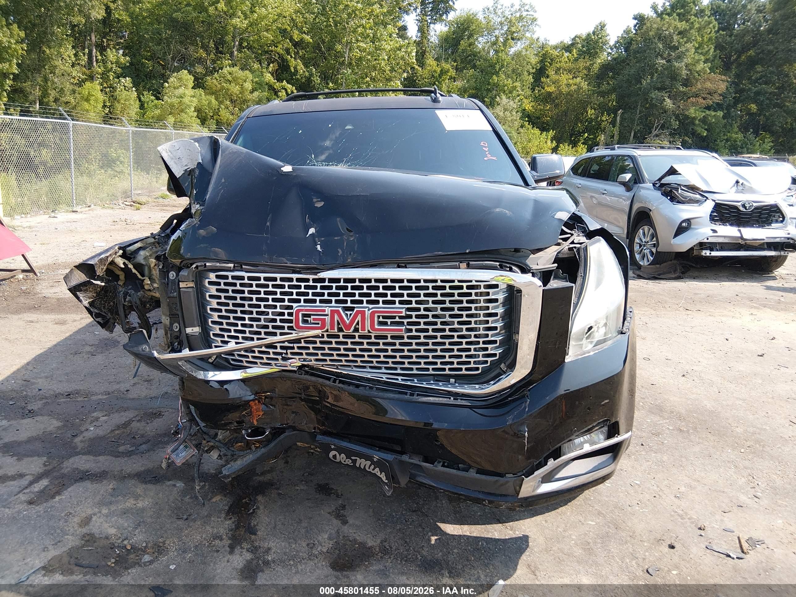 2015 Gmc Yukon Xl 1500 Denali Black vin: 1GKS2JKJ0FR587470