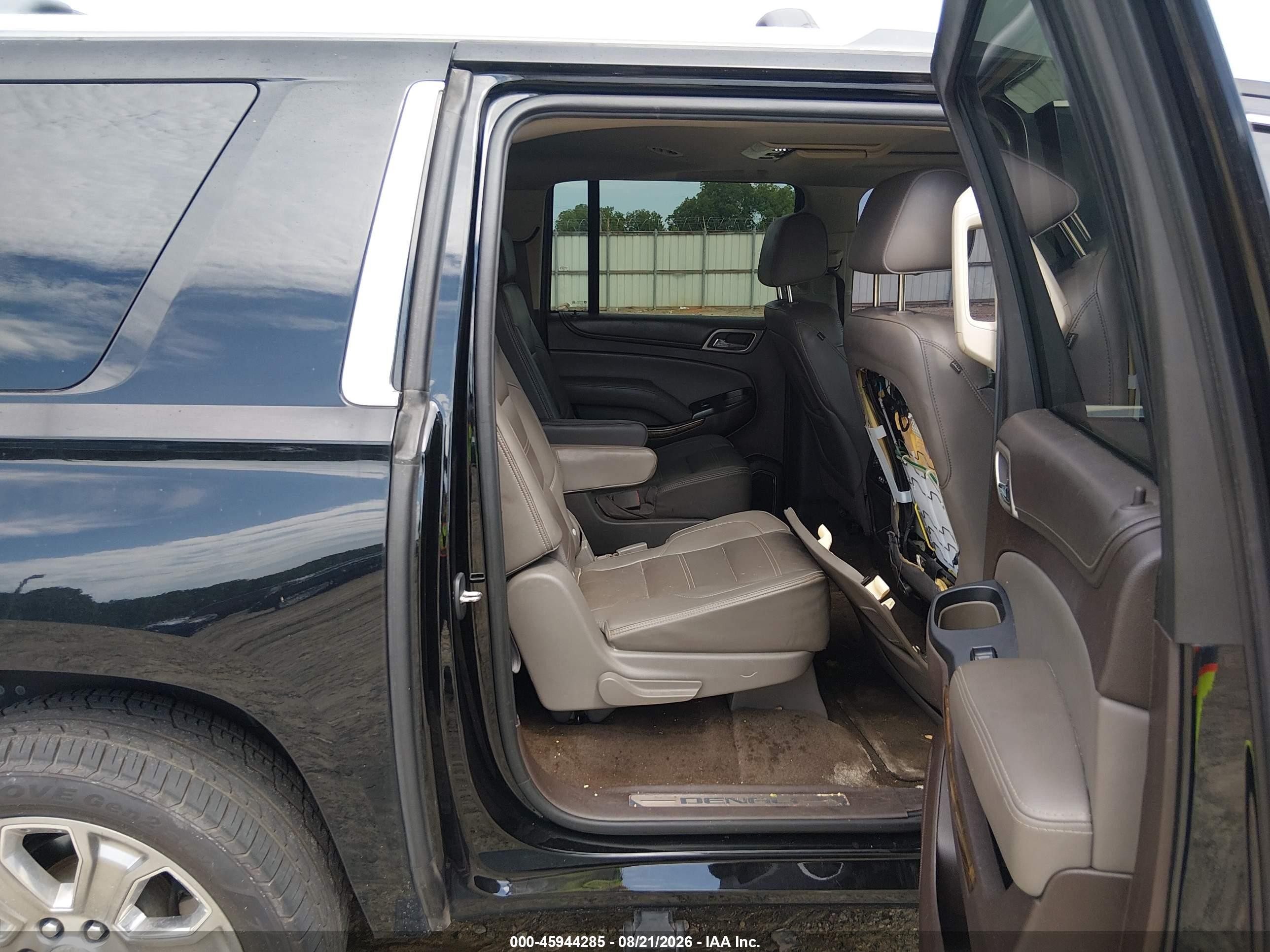 2015 Gmc Yukon Xl 1500 Denali Black vin: 1GKS2JKJ0FR748545