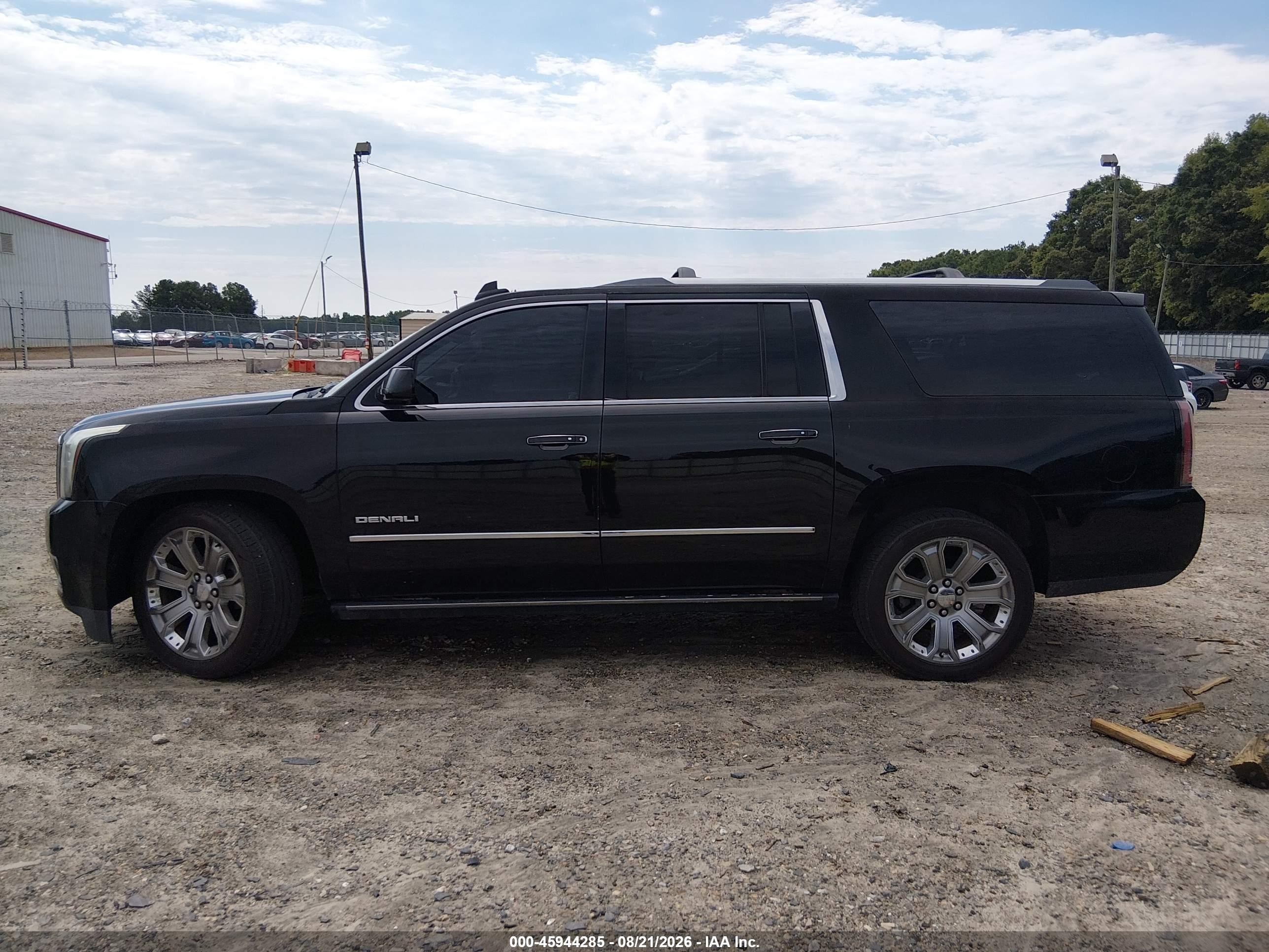 2015 Gmc Yukon Xl 1500 Denali Black vin: 1GKS2JKJ0FR748545