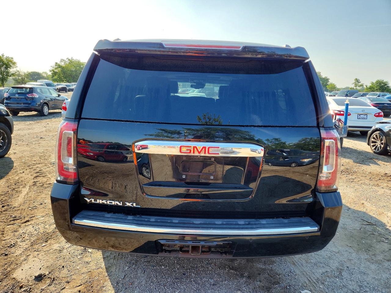 2015 Gmc Yukon Xl Denali Black vin: 1GKS2JKJ1FR172125
