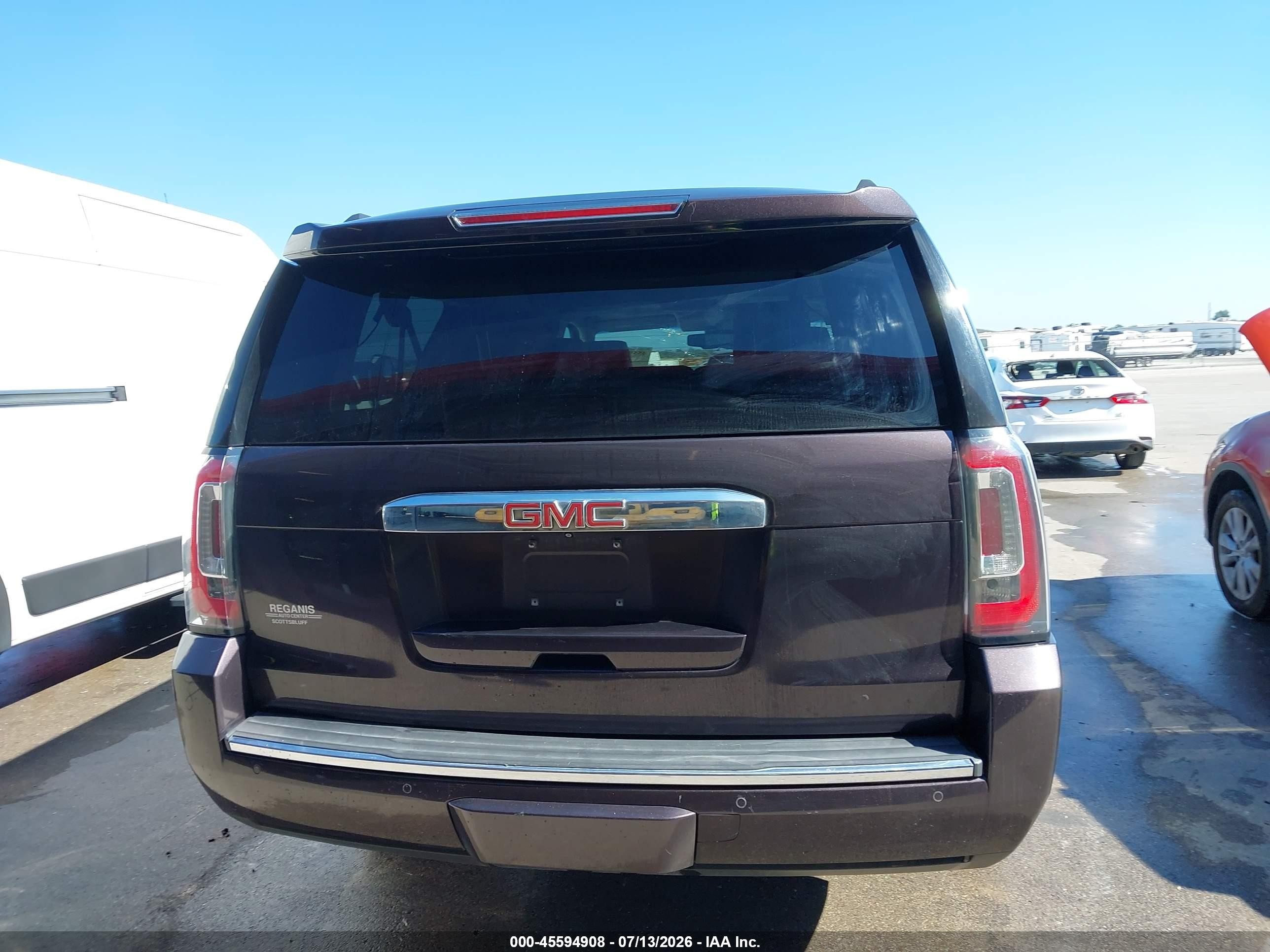2015 Gmc Yukon Xl 1500 Denali Gray vin: 1GKS2JKJ1FR682376