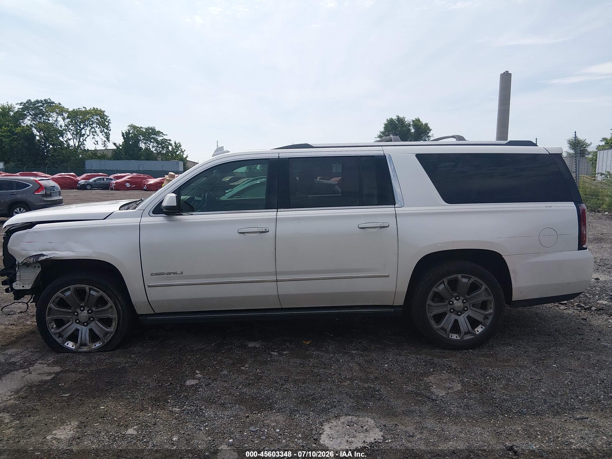 2015 Gmc Yukon Xl 1500 Denali White vin: 1GKS2JKJ2FR565812