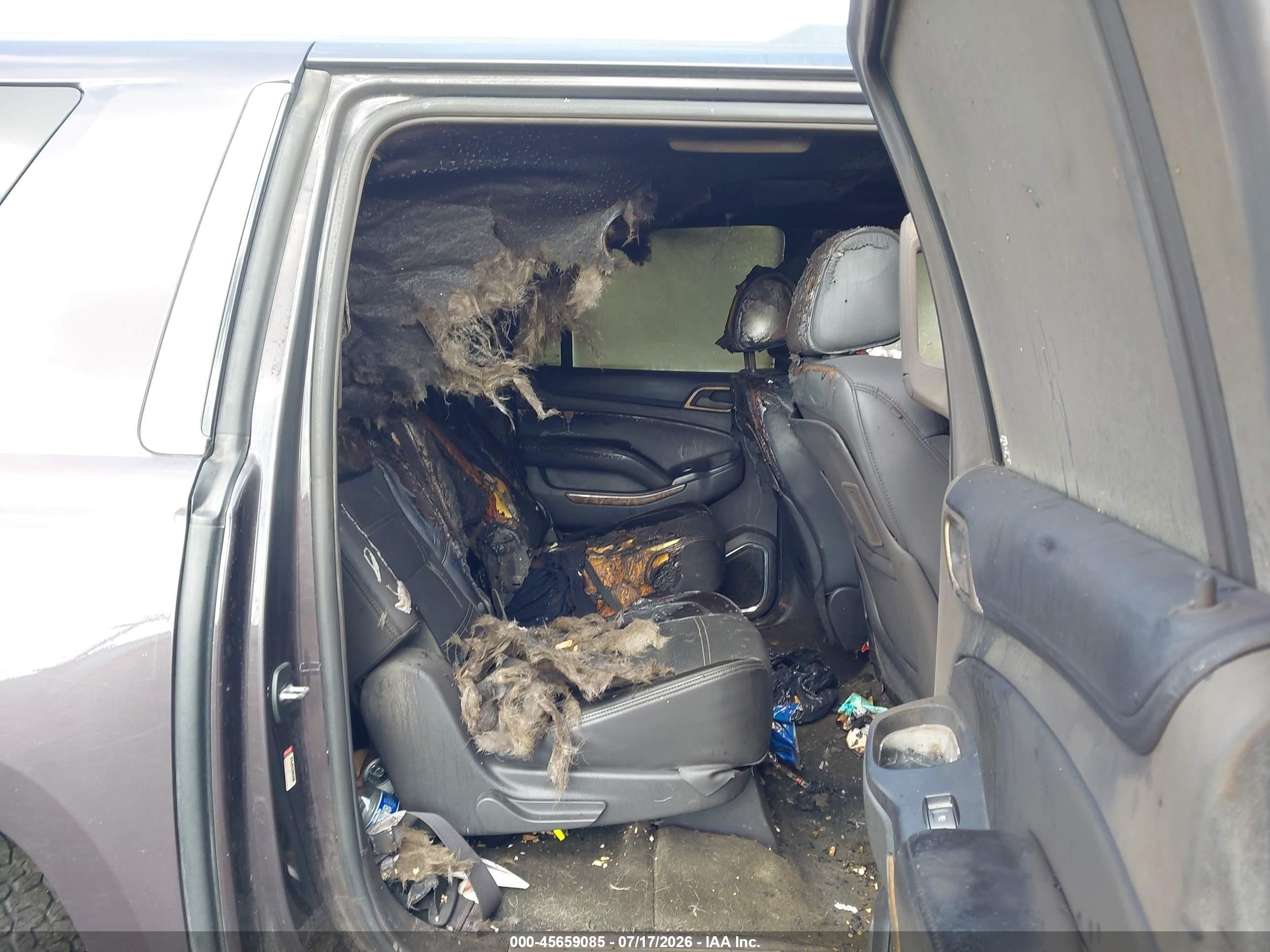 2015 Gmc Yukon Xl 1500 Denali Фиолетовый vin: 1GKS2JKJ3FR254129