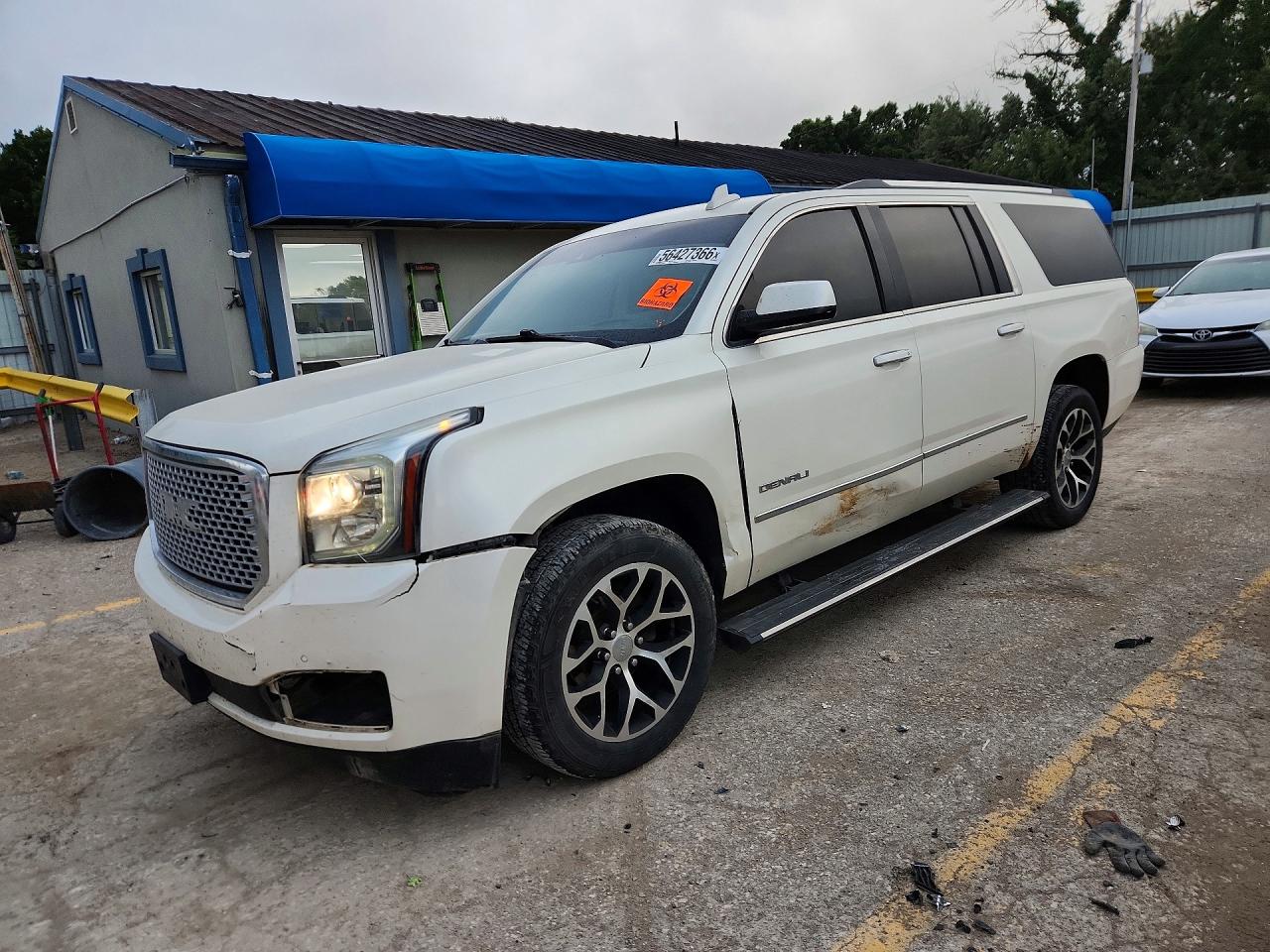 2015 Gmc Yukon Xl Denali White vin: 1GKS2JKJ3FR552468