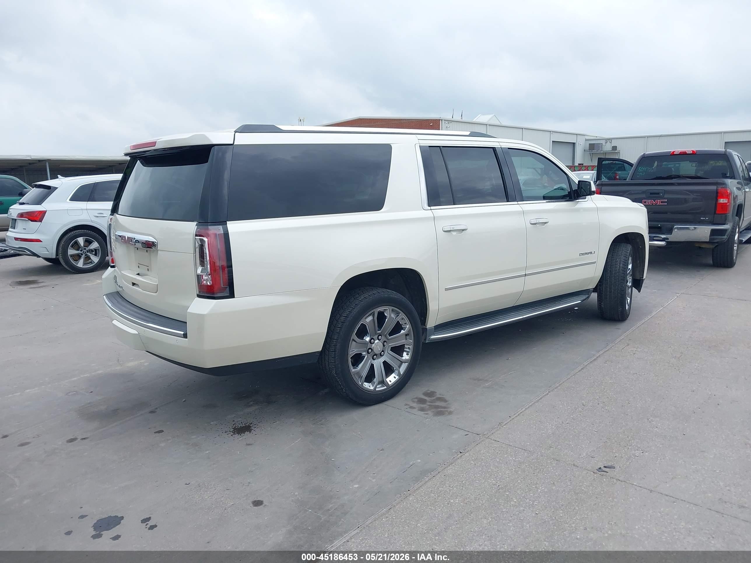 2015 Gmc Yukon Xl 1500 Denali White vin: 1GKS2JKJ3FR676756