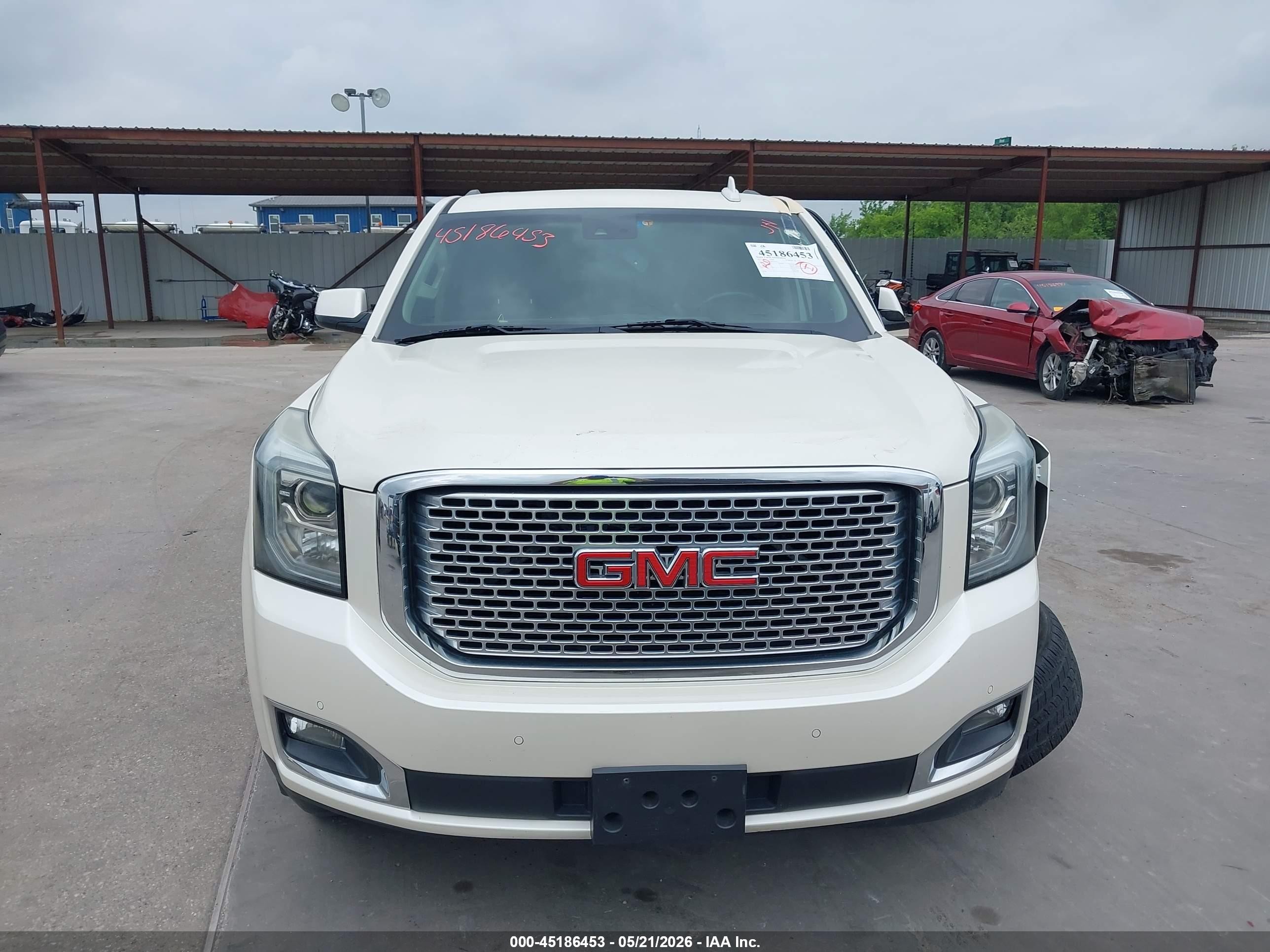 2015 Gmc Yukon Xl 1500 Denali White vin: 1GKS2JKJ3FR676756