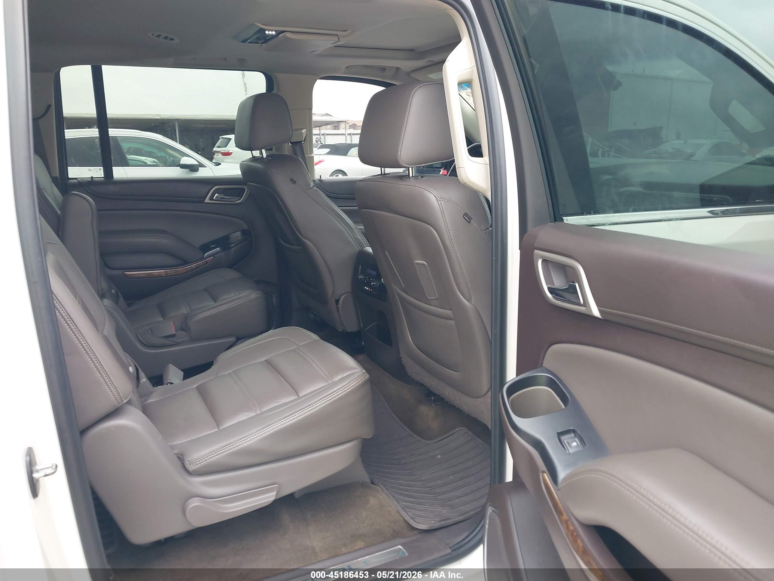 2015 Gmc Yukon Xl 1500 Denali White vin: 1GKS2JKJ3FR676756