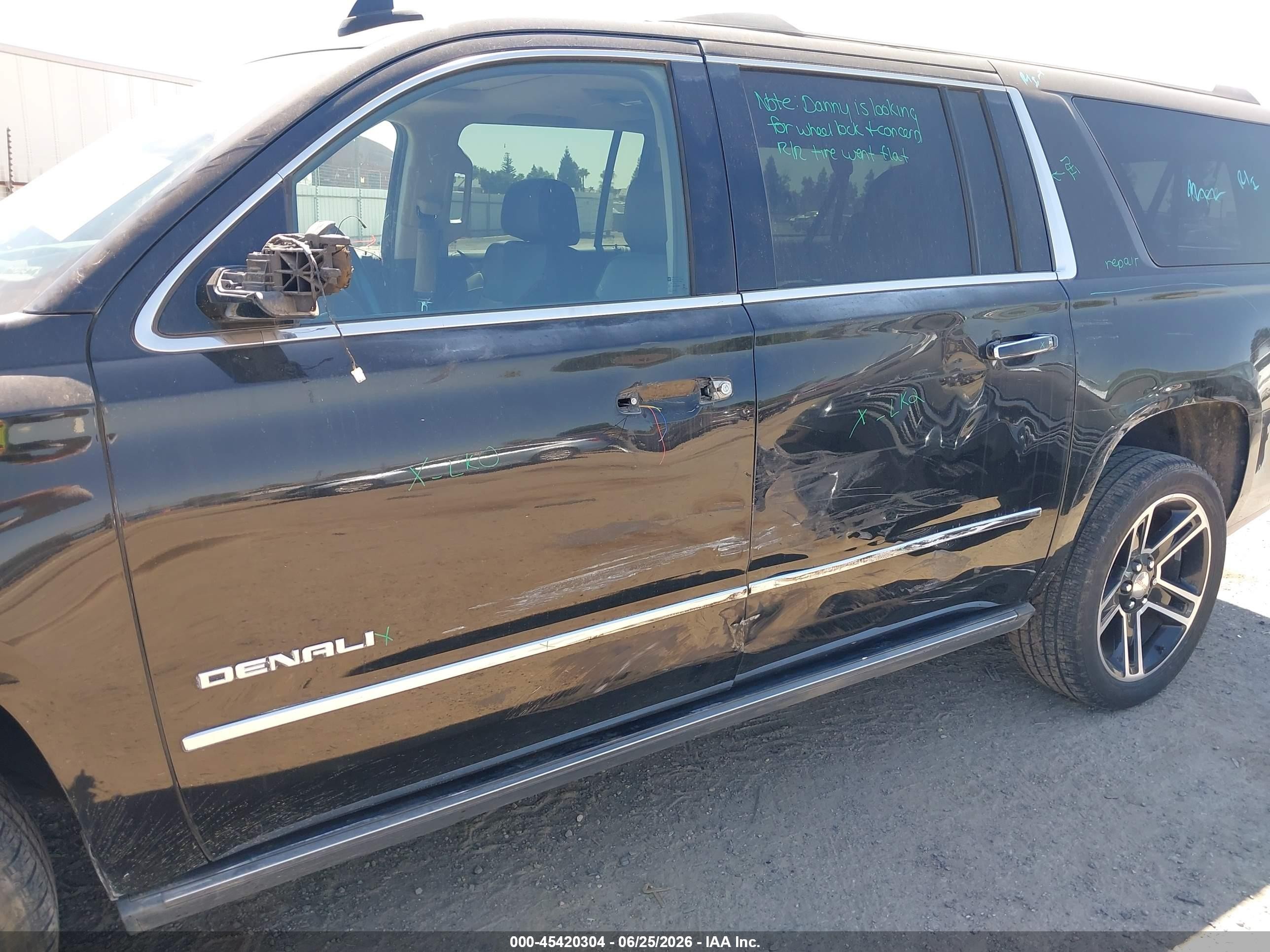 2015 Gmc Yukon Xl 1500 Denali Черный vin: 1GKS2JKJ4FR590498