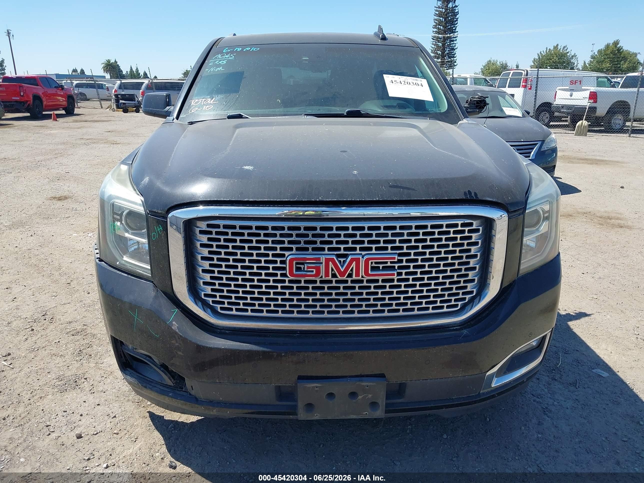 2015 Gmc Yukon Xl 1500 Denali Черный vin: 1GKS2JKJ4FR590498