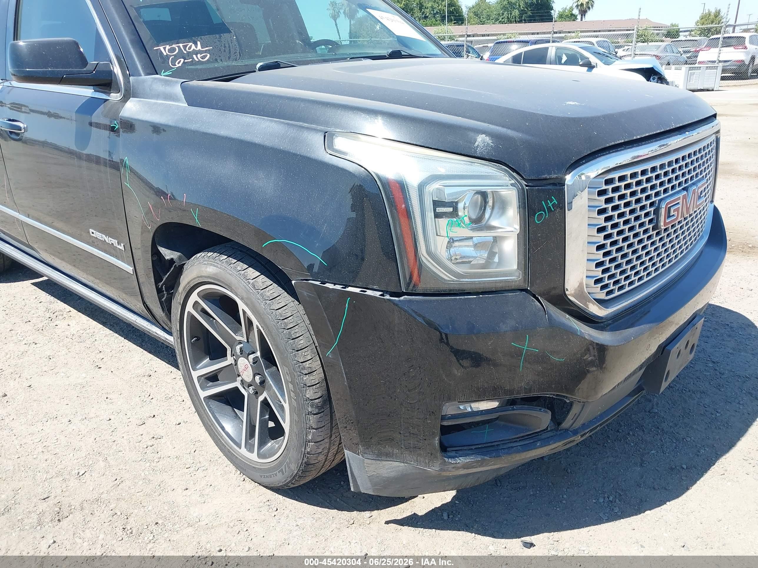2015 Gmc Yukon Xl 1500 Denali Черный vin: 1GKS2JKJ4FR590498