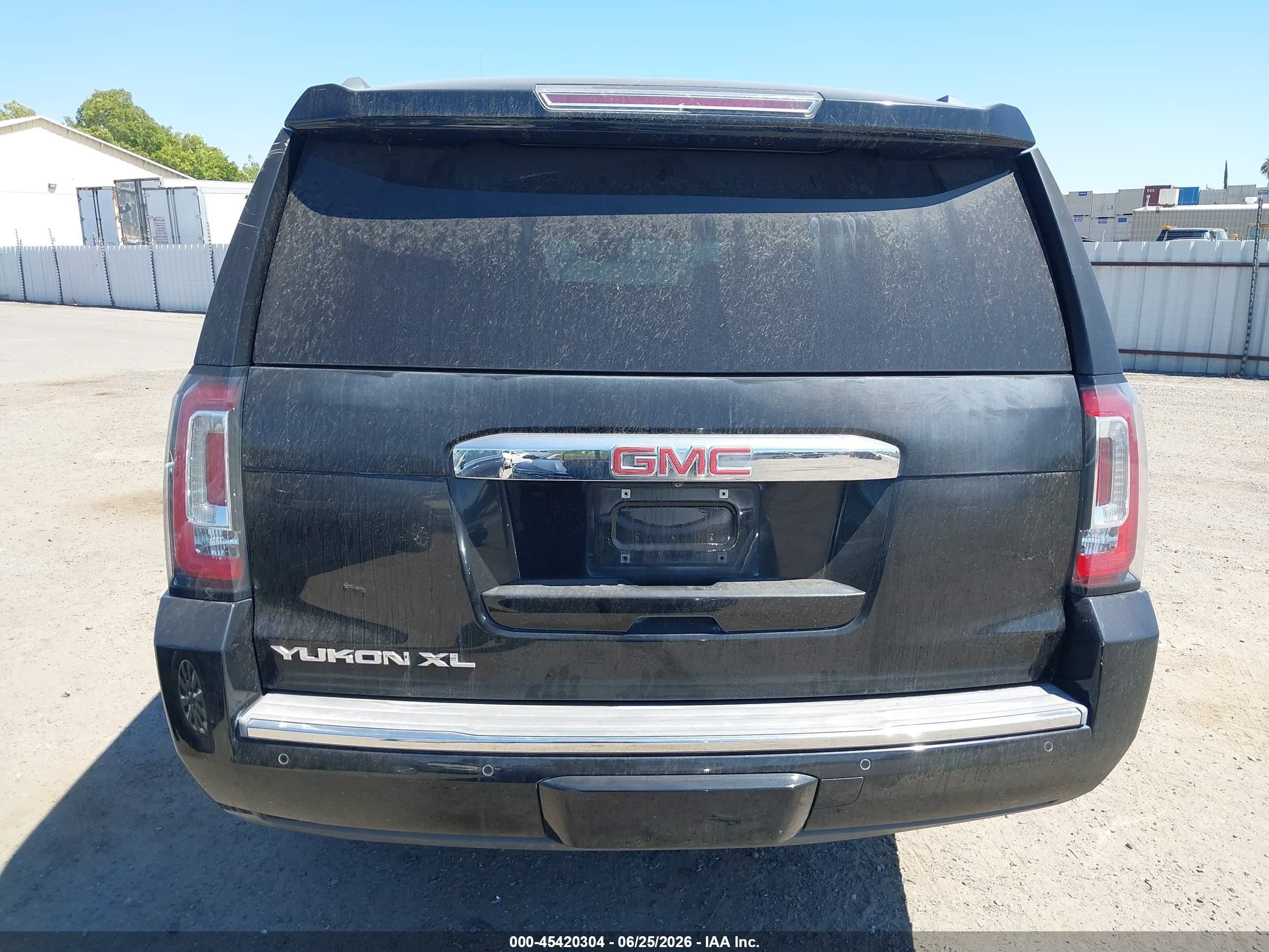 2015 Gmc Yukon Xl 1500 Denali Черный vin: 1GKS2JKJ4FR590498
