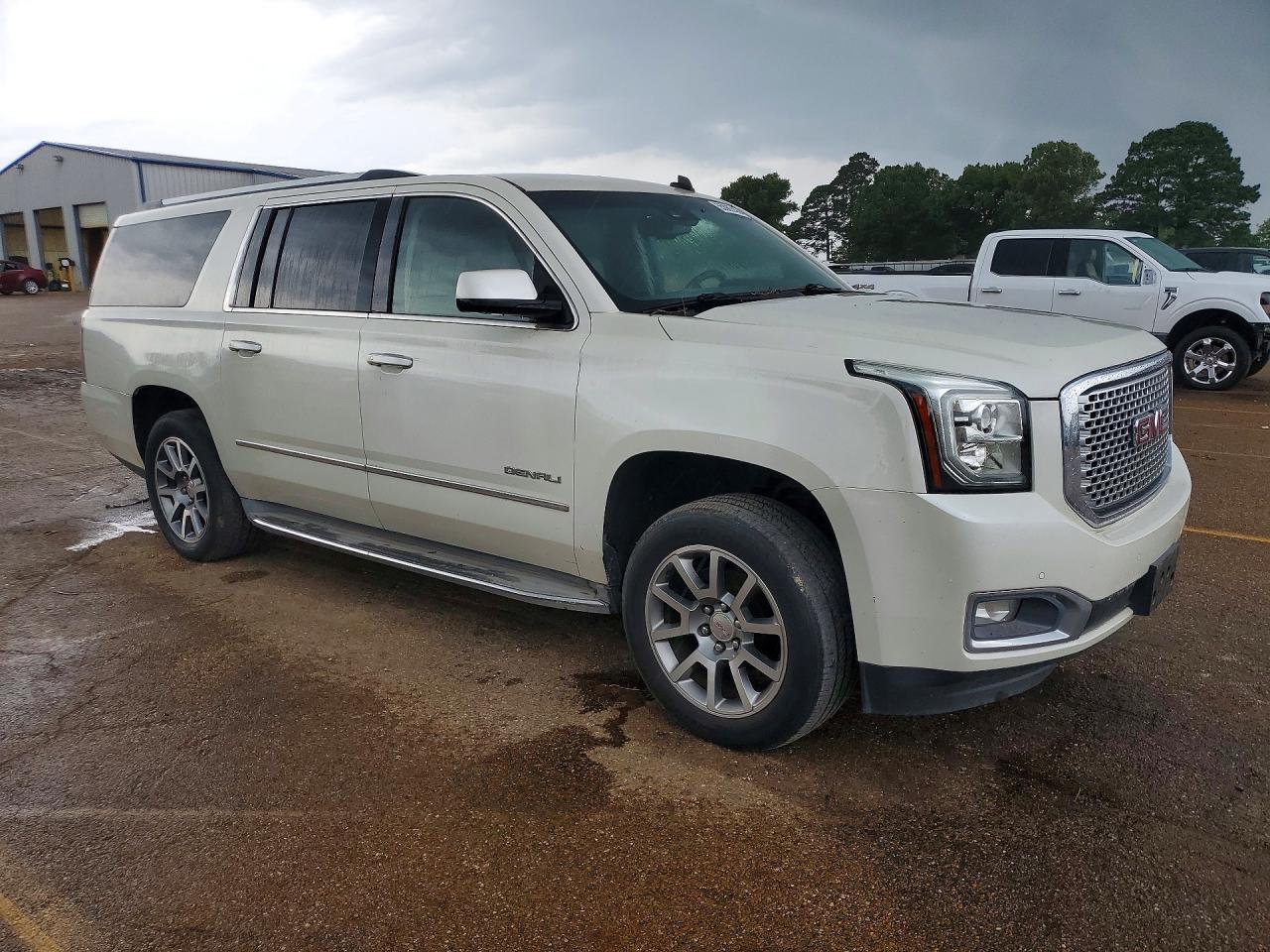 2015 Gmc Yukon Xl Denali Cream vin: 1GKS2JKJ5FR130962