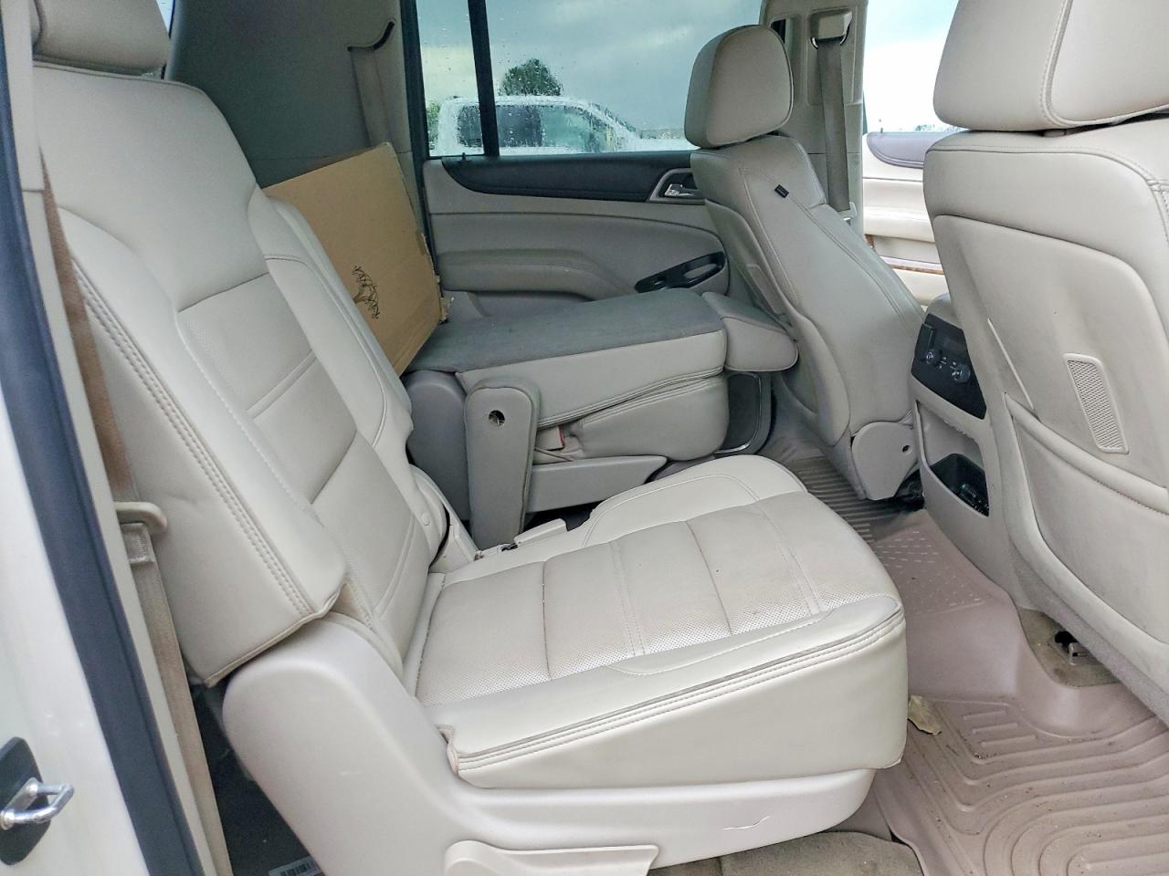 2015 Gmc Yukon Xl Denali Cream vin: 1GKS2JKJ5FR130962