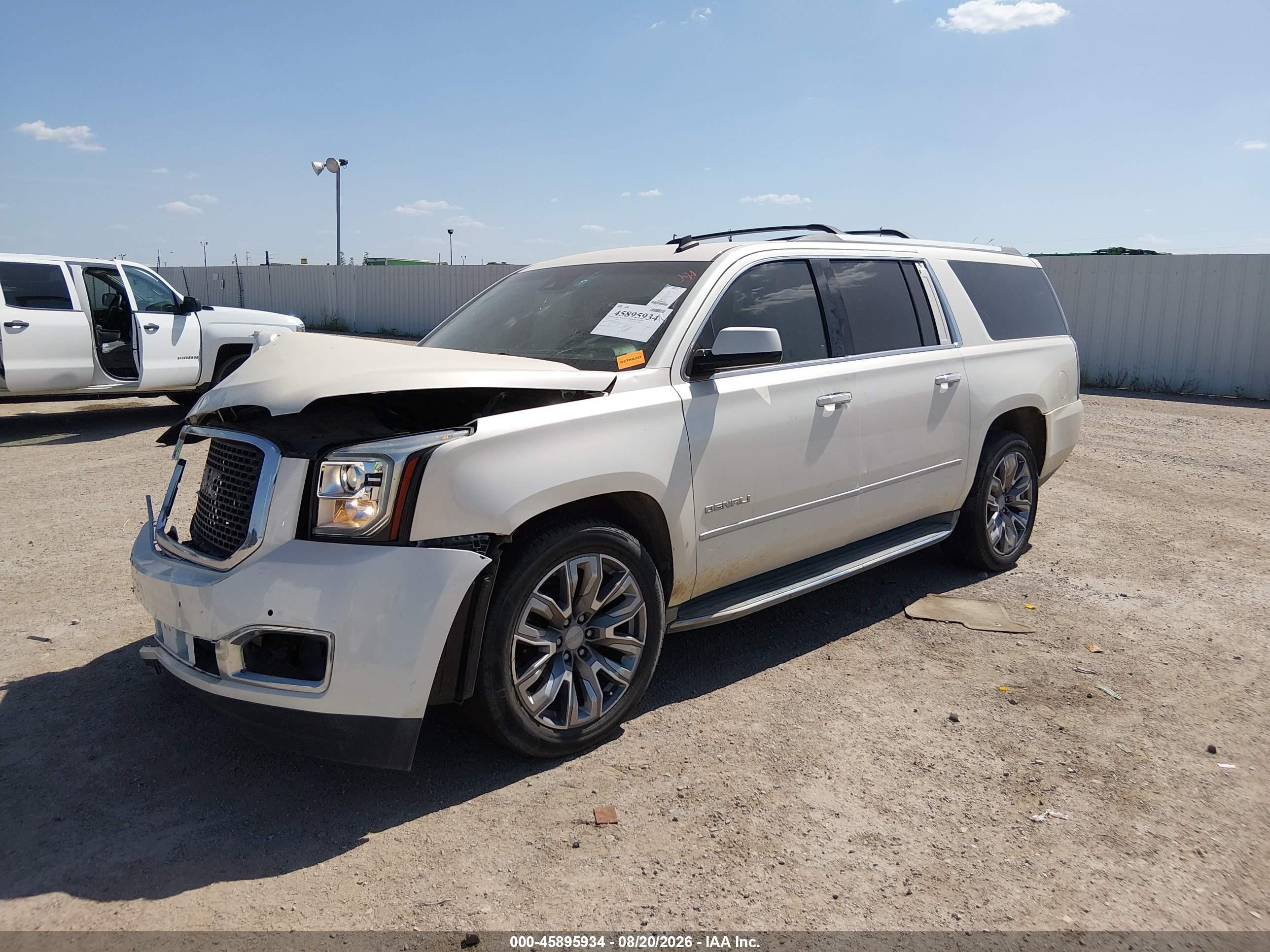 2015 Gmc Yukon Xl 1500 Denali White vin: 1GKS2JKJ5FR217048