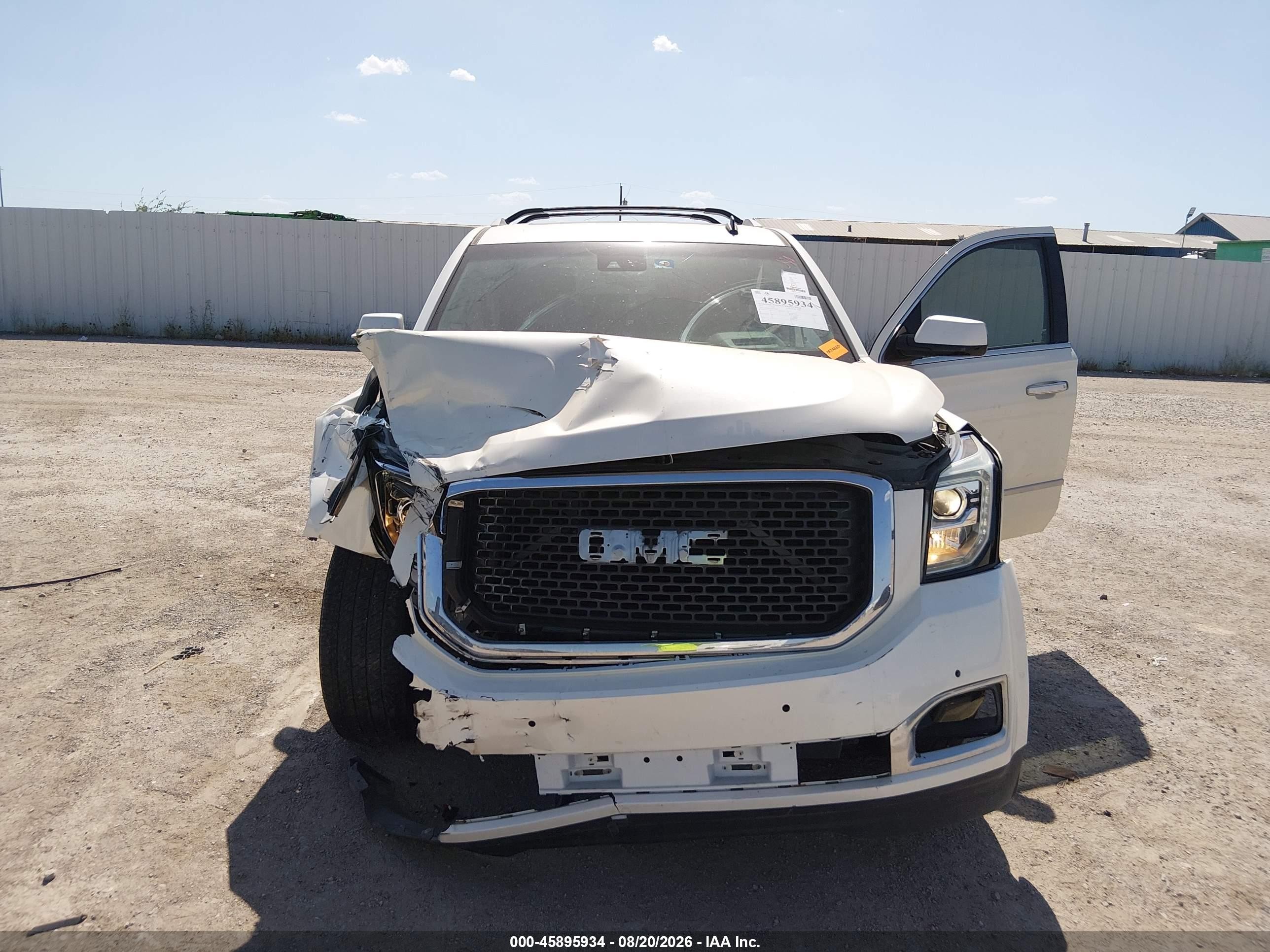 2015 Gmc Yukon Xl 1500 Denali White vin: 1GKS2JKJ5FR217048