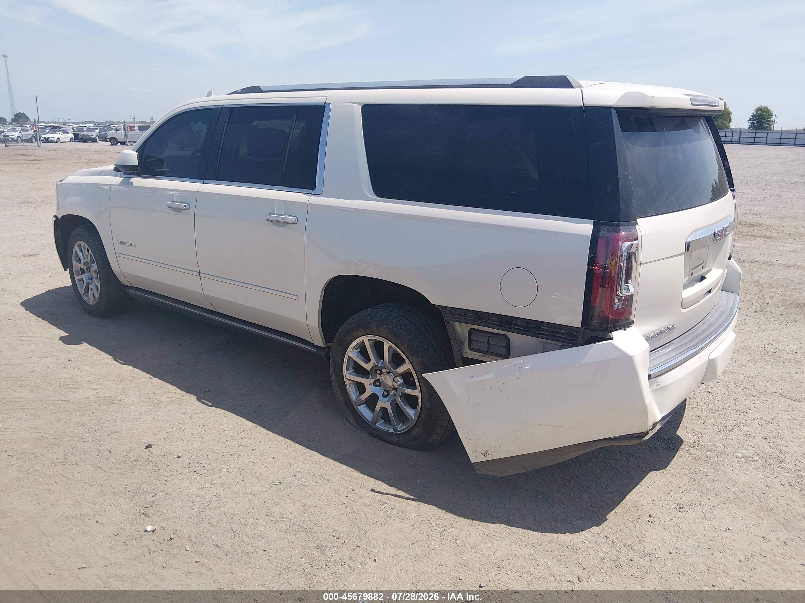 2015 Gmc Yukon Xl 1500 Denali White vin: 1GKS2JKJ6FR594584