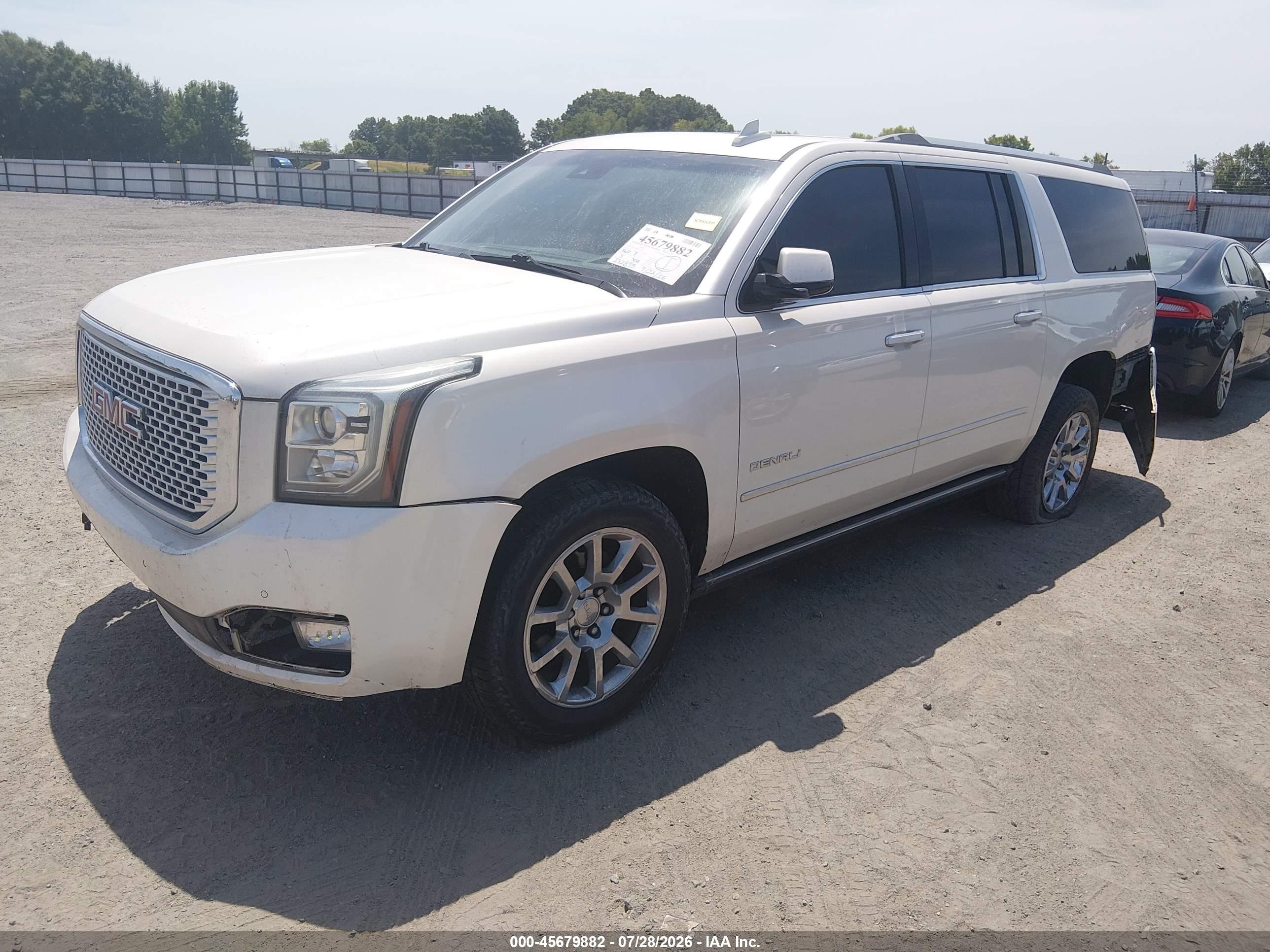 2015 Gmc Yukon Xl 1500 Denali White vin: 1GKS2JKJ6FR594584