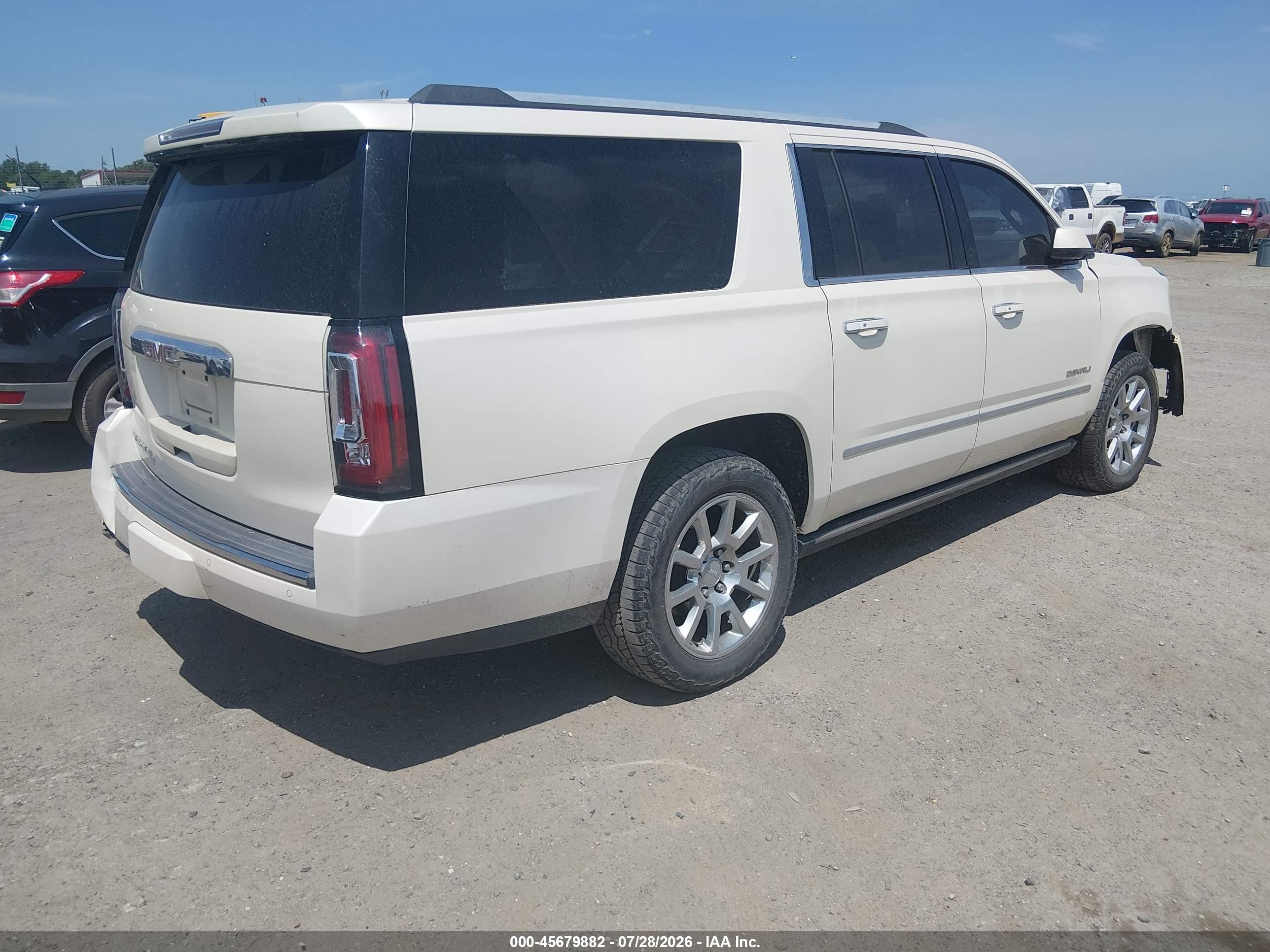 2015 Gmc Yukon Xl 1500 Denali White vin: 1GKS2JKJ6FR594584