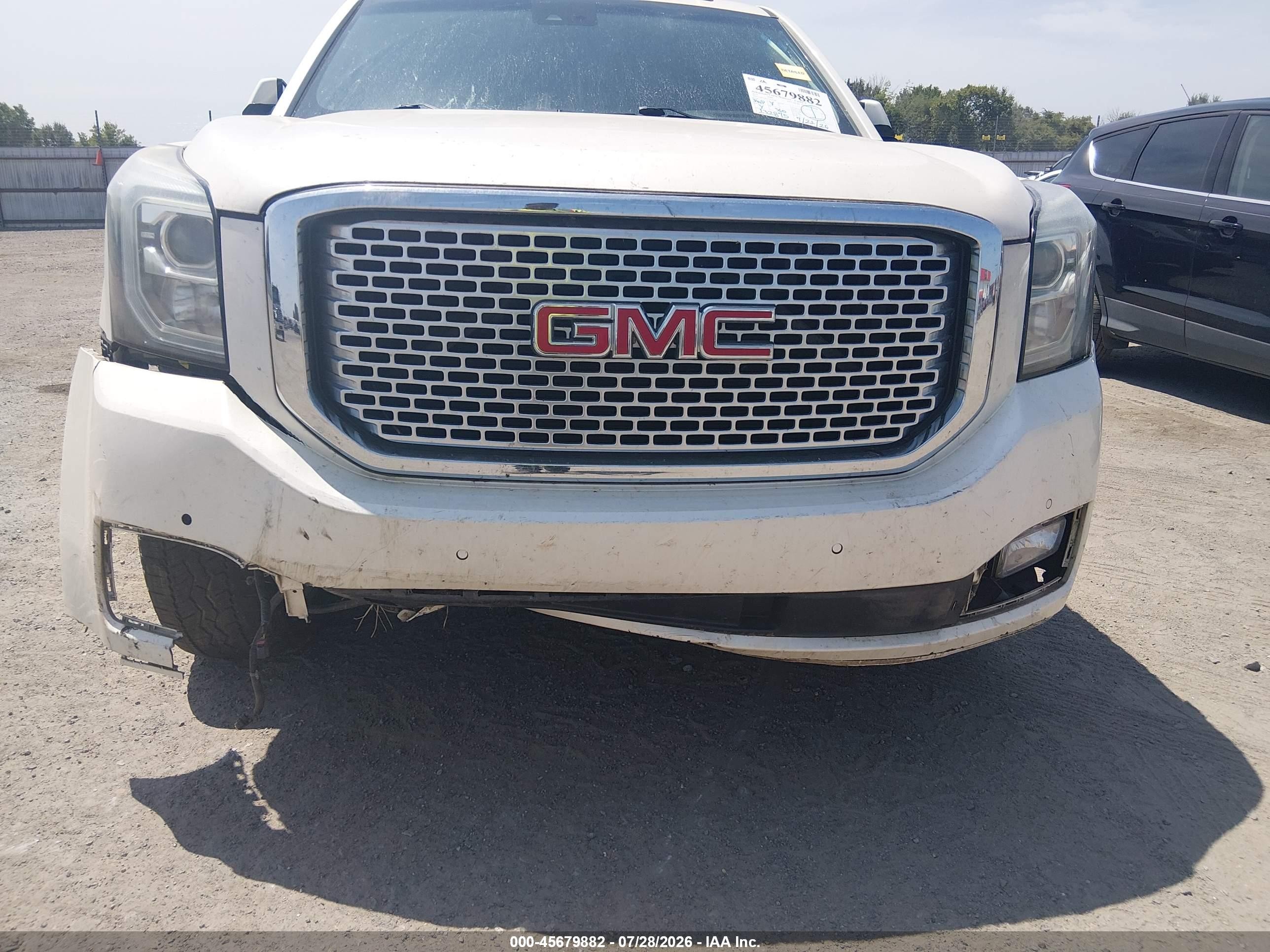 2015 Gmc Yukon Xl 1500 Denali White vin: 1GKS2JKJ6FR594584