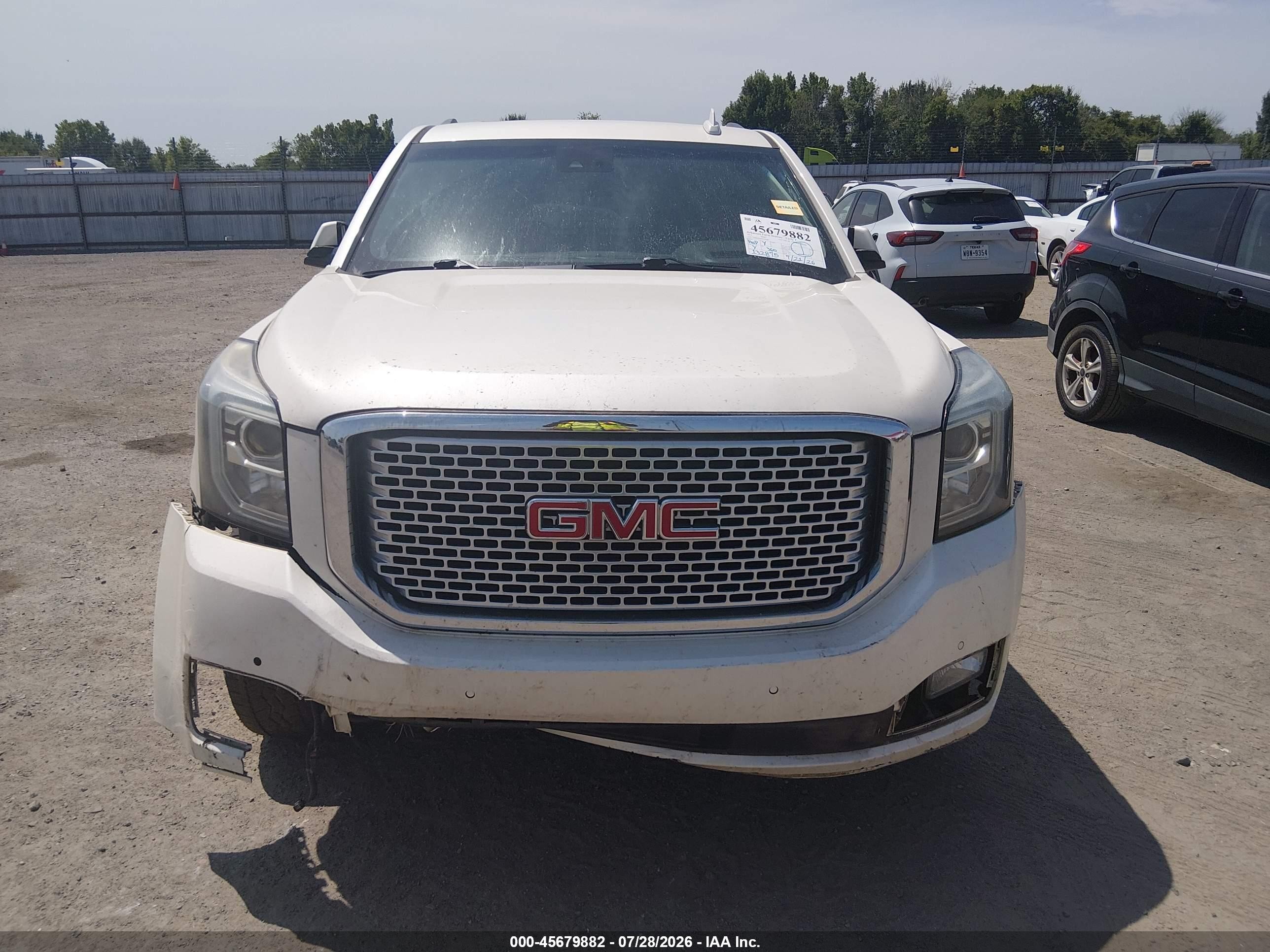2015 Gmc Yukon Xl 1500 Denali White vin: 1GKS2JKJ6FR594584