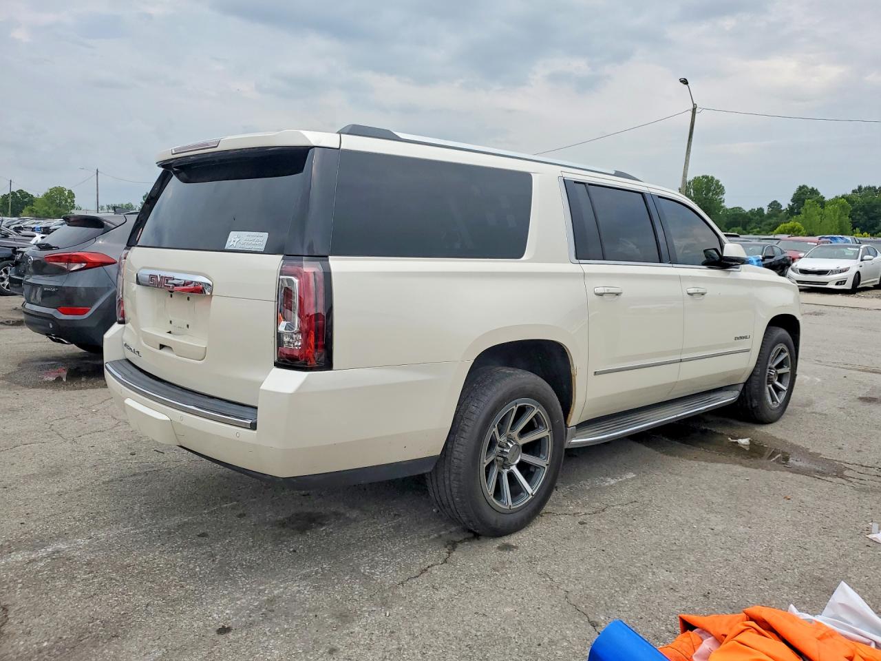 2015 Gmc Yukon Xl Denali White vin: 1GKS2JKJ8FR202608