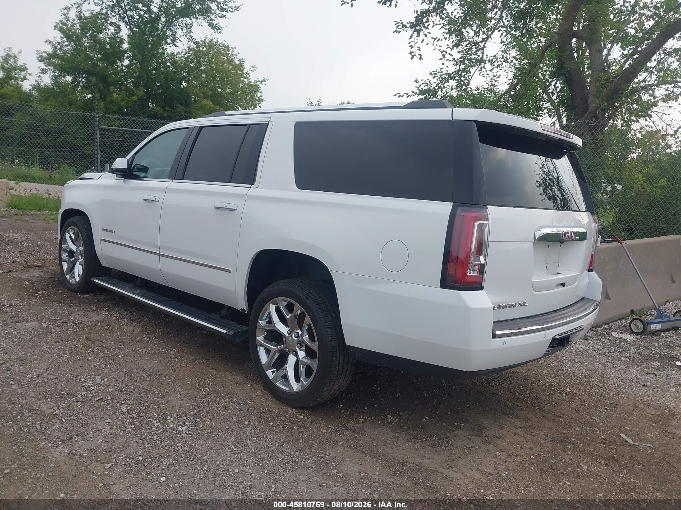 2015 Gmc Yukon Xl 1500 Denali White vin: 1GKS2JKJ8FR714983
