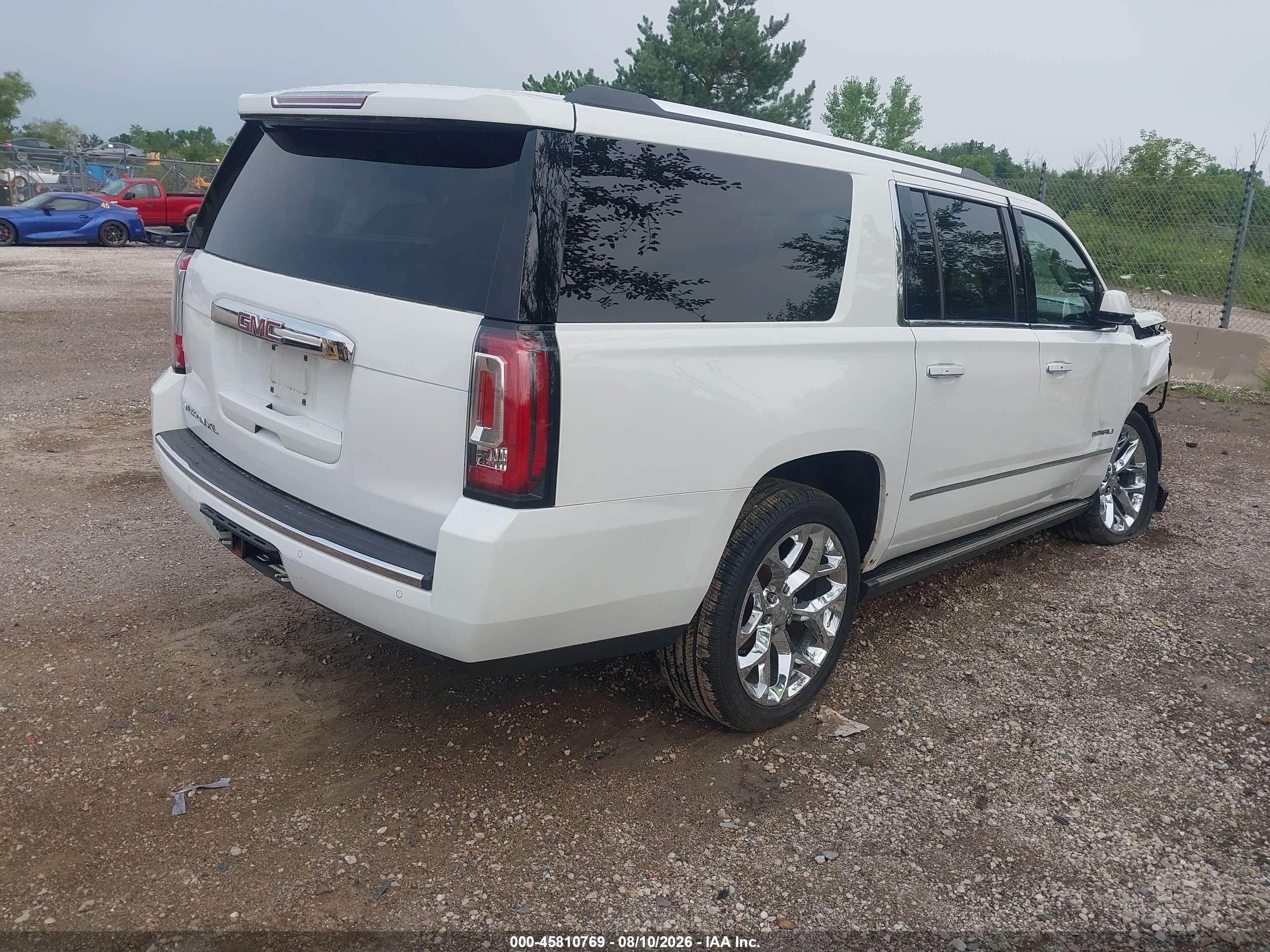 2015 Gmc Yukon Xl 1500 Denali White vin: 1GKS2JKJ8FR714983