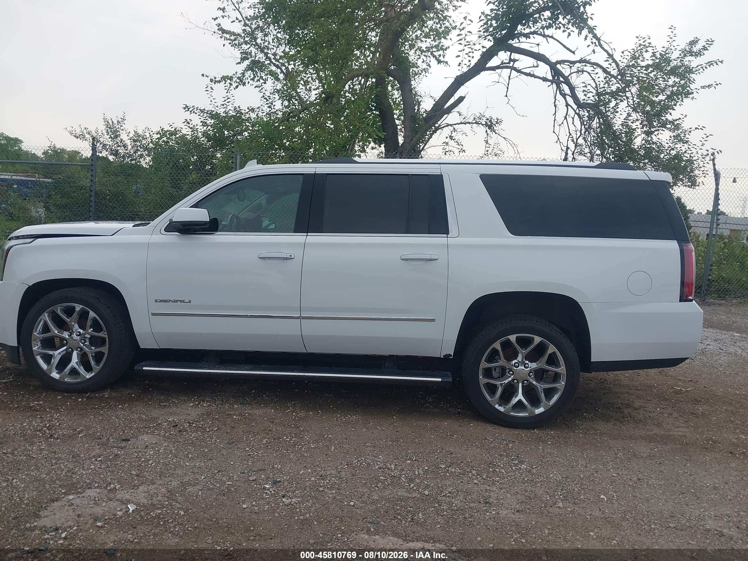2015 Gmc Yukon Xl 1500 Denali White vin: 1GKS2JKJ8FR714983