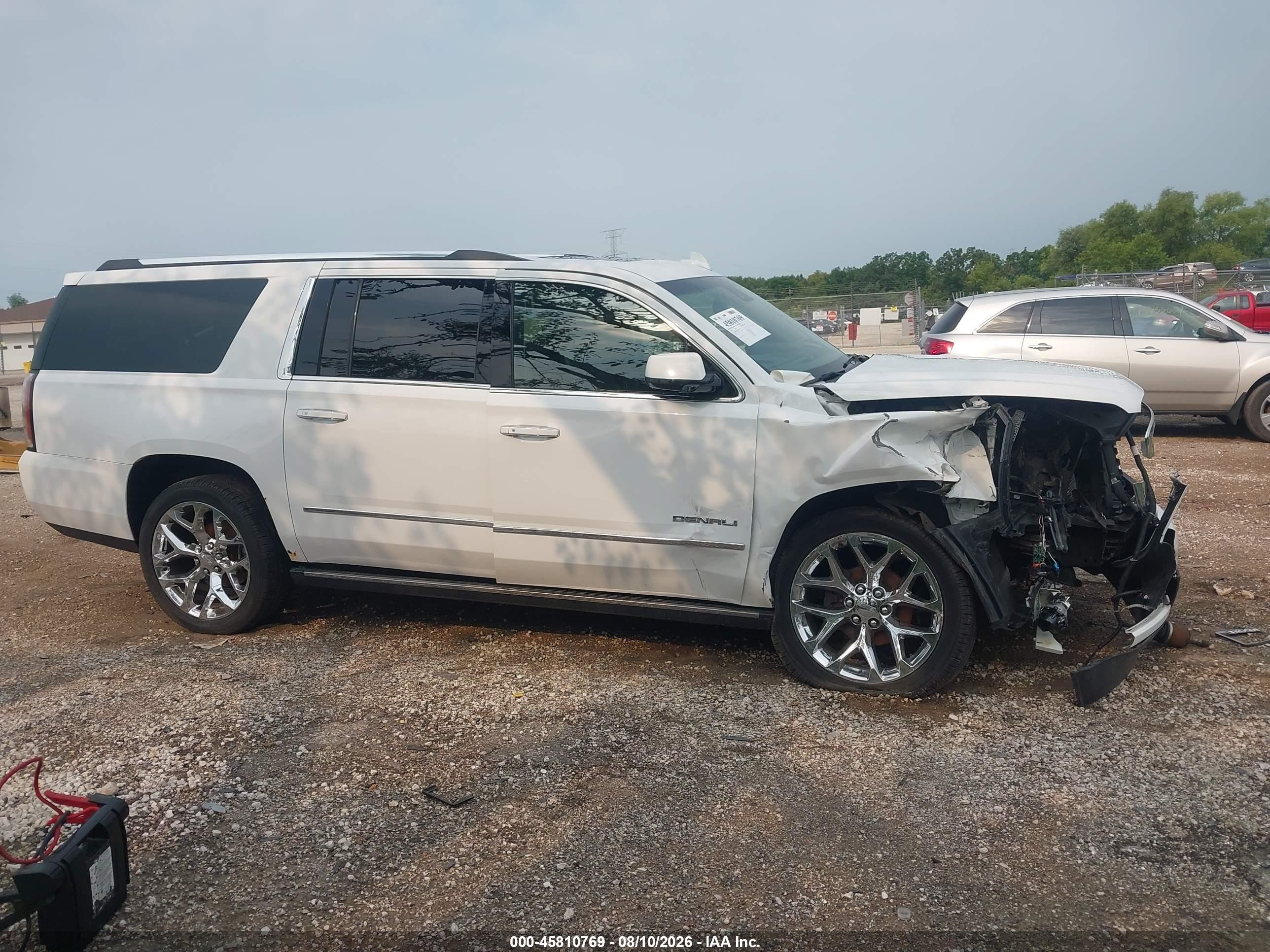 2015 Gmc Yukon Xl 1500 Denali White vin: 1GKS2JKJ8FR714983