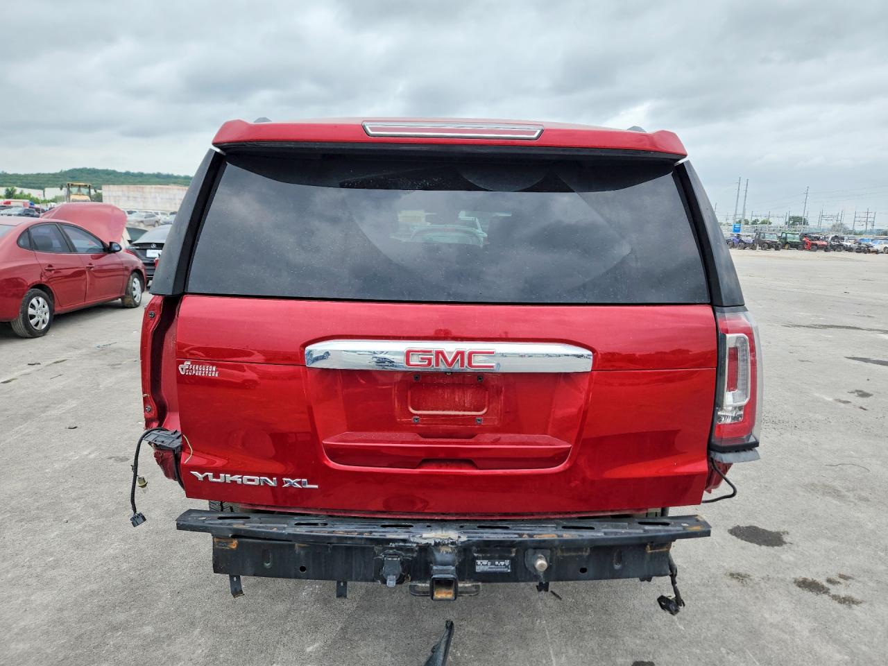 2015 Gmc Yukon Xl Denali Red vin: 1GKS2JKJ8FR717608