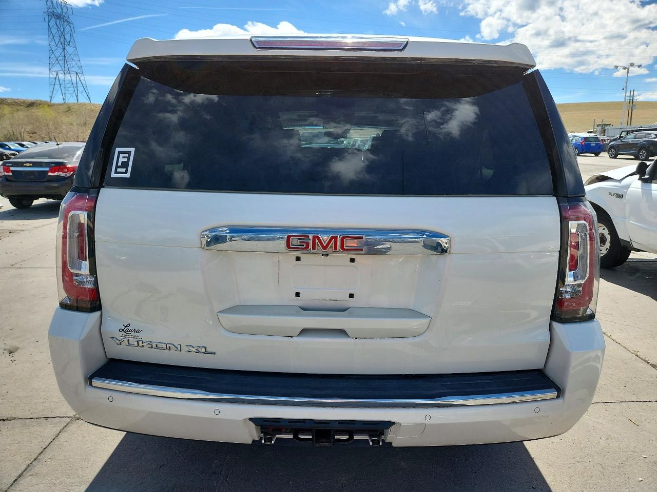 2015 Gmc Yukon Xl Denali Кремовый vin: 1GKS2JKJ9FR174107