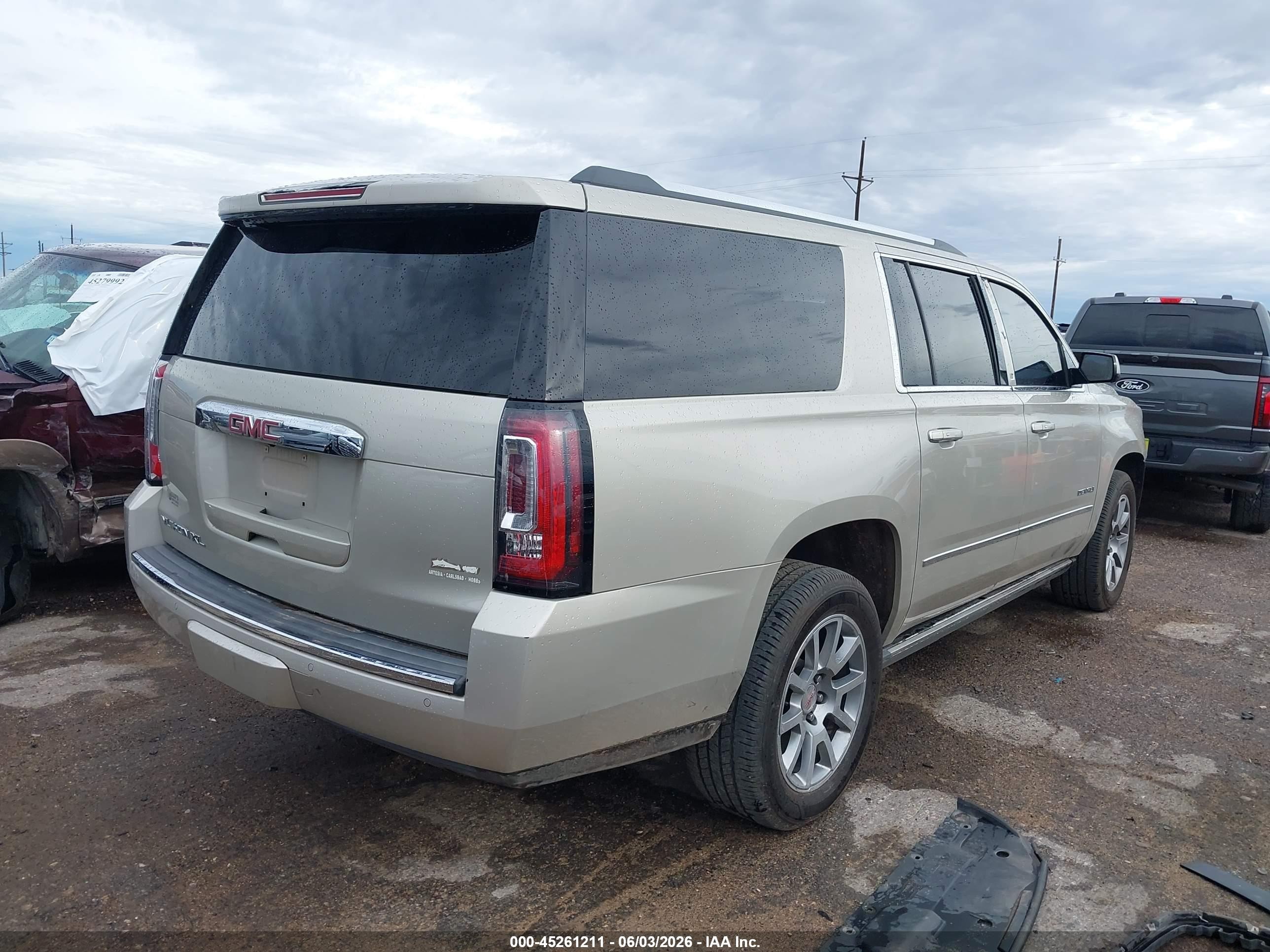 2015 Gmc Yukon Xl 1500 Denali Tan vin: 1GKS2JKJ9FR724793