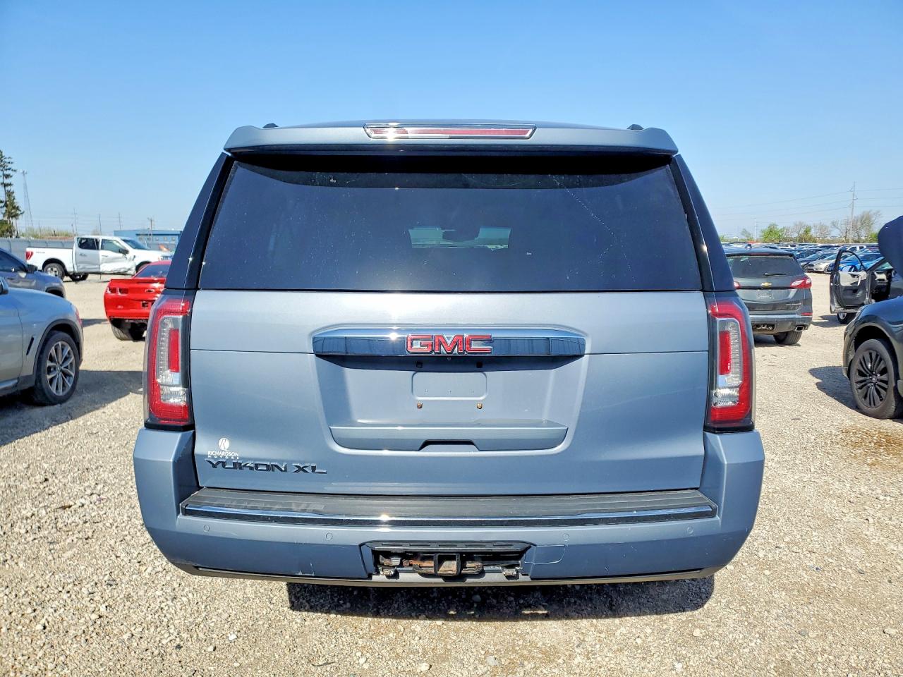 2015 Gmc Yukon Xl Denali Silver vin: 1GKS2JKJ9FR747071